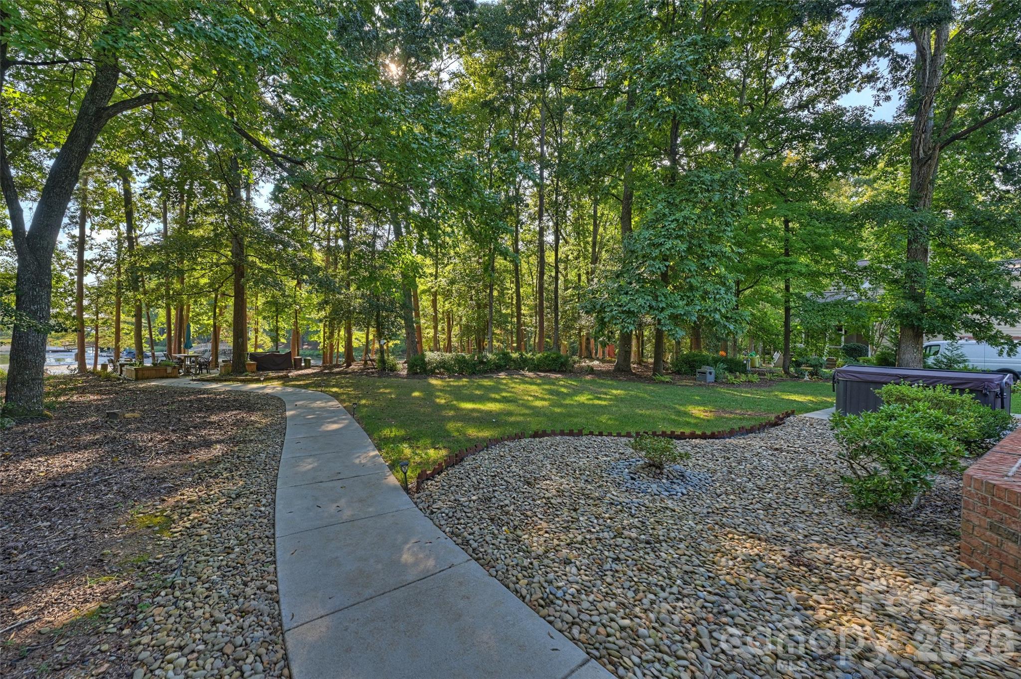 main property photo 30