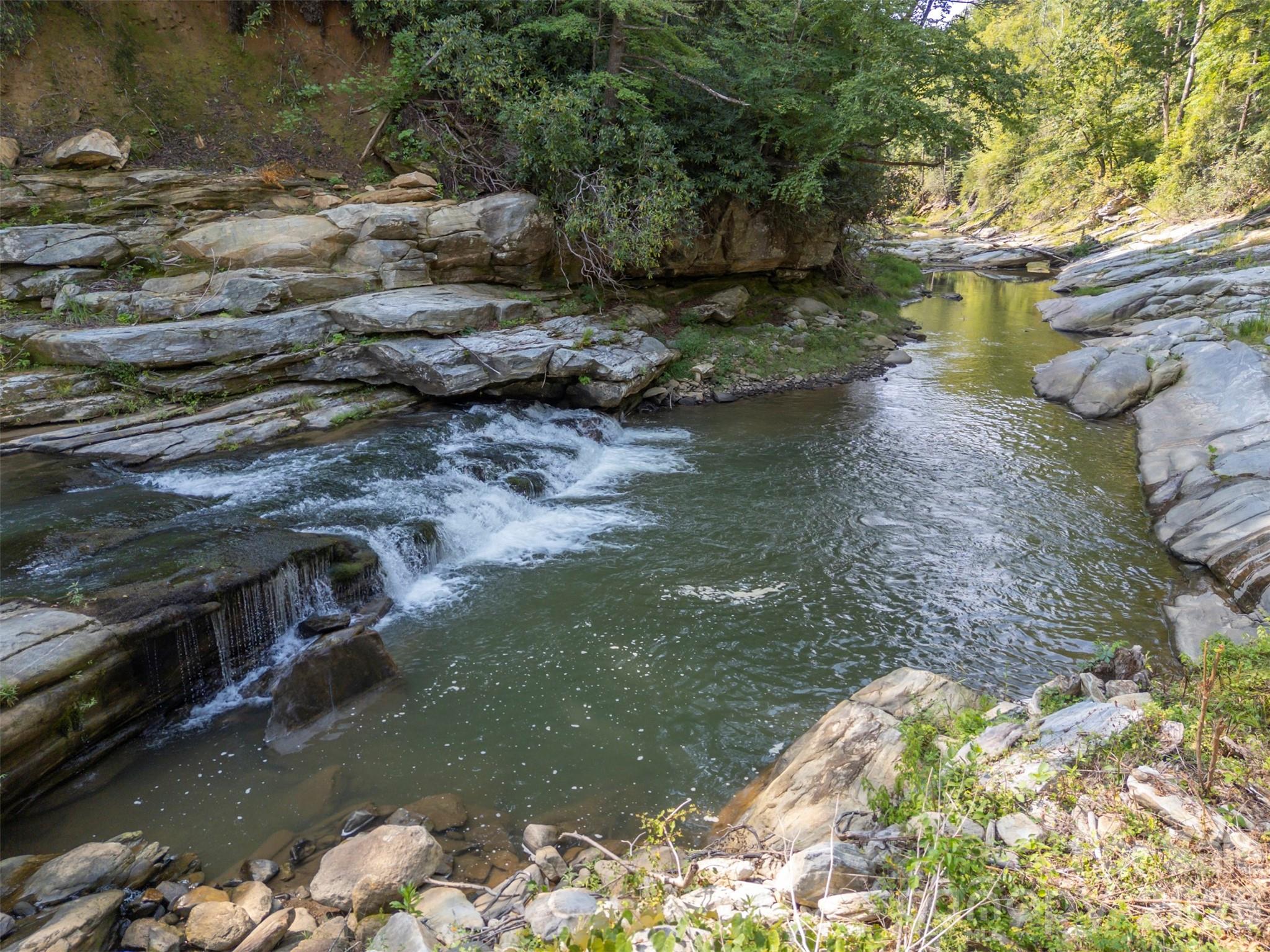 main property photo 40