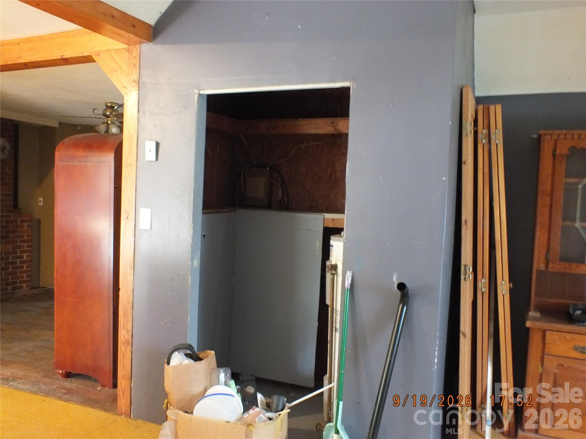 main property photo 10