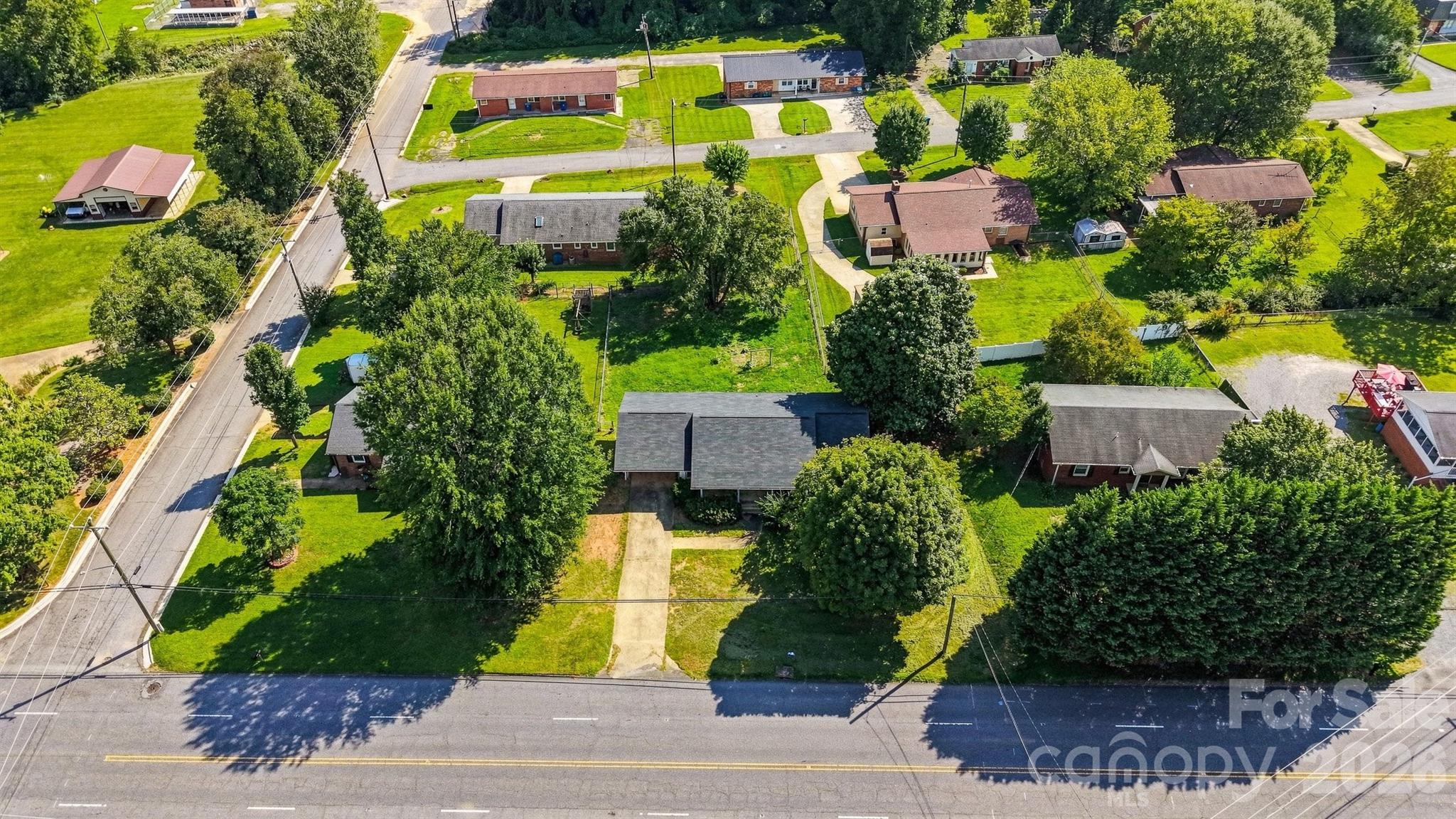 main property photo 16