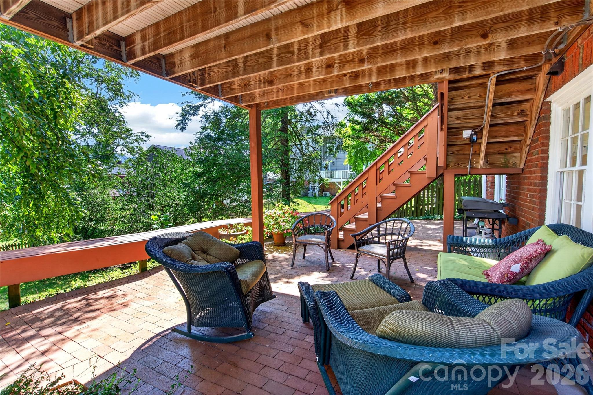 main property photo 37