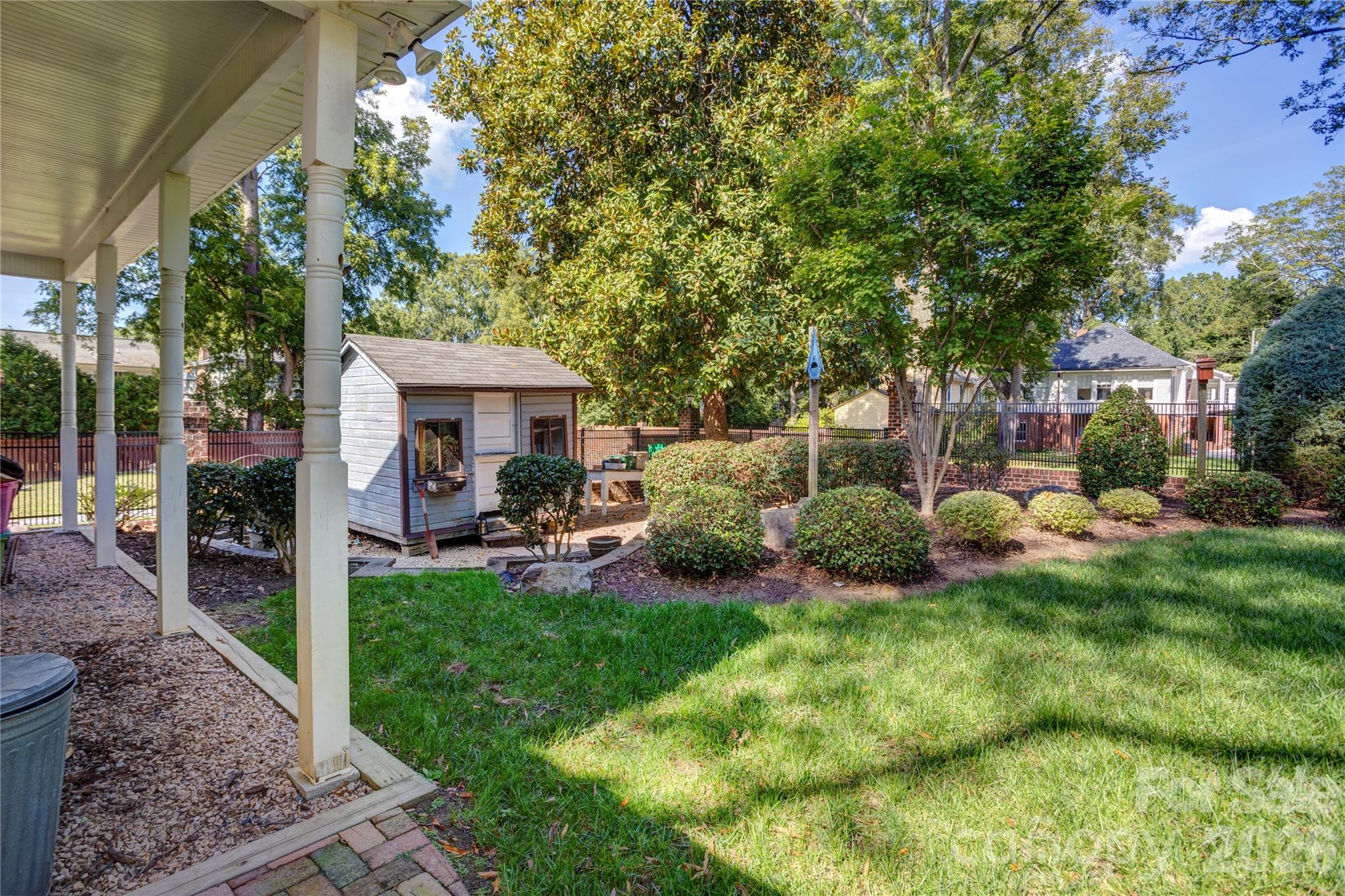 main property photo 30