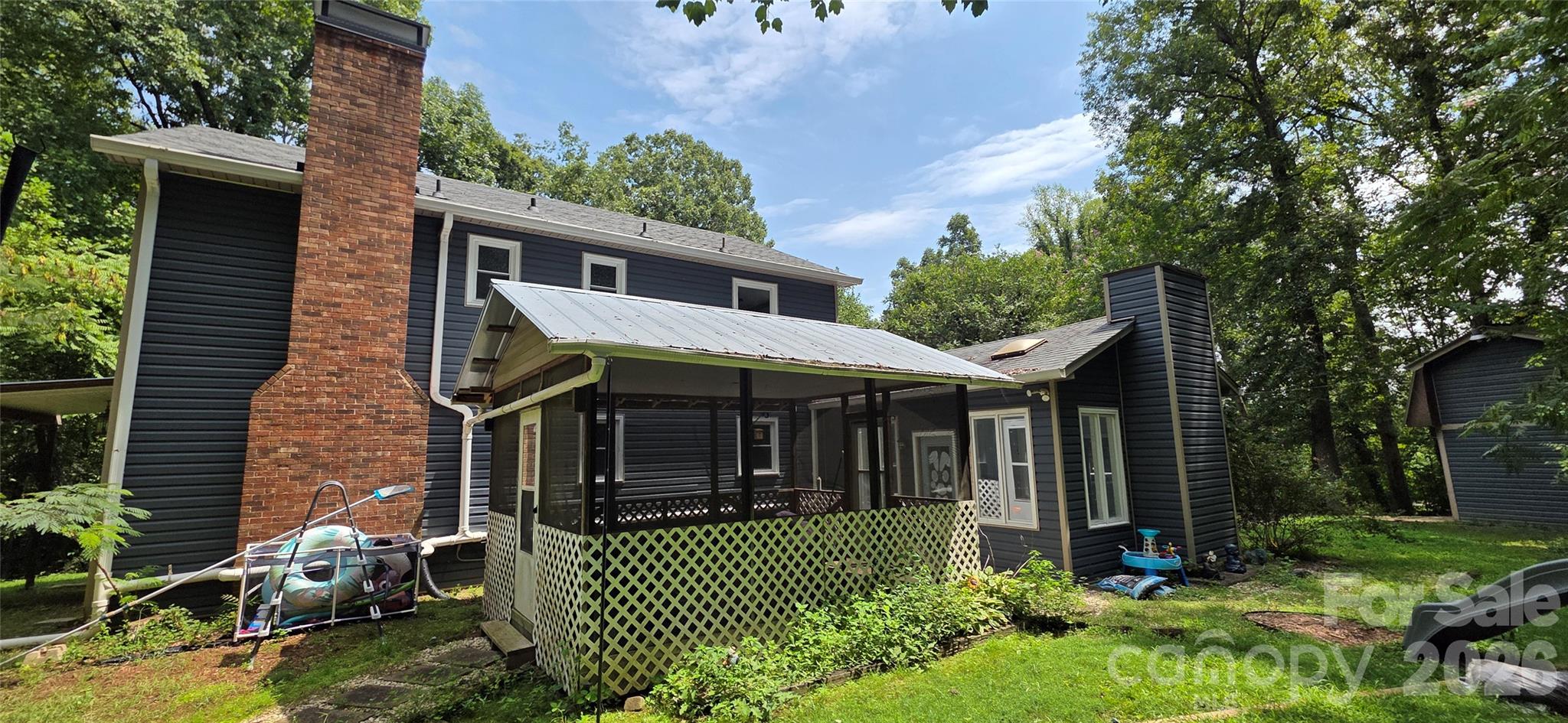 main property photo 28