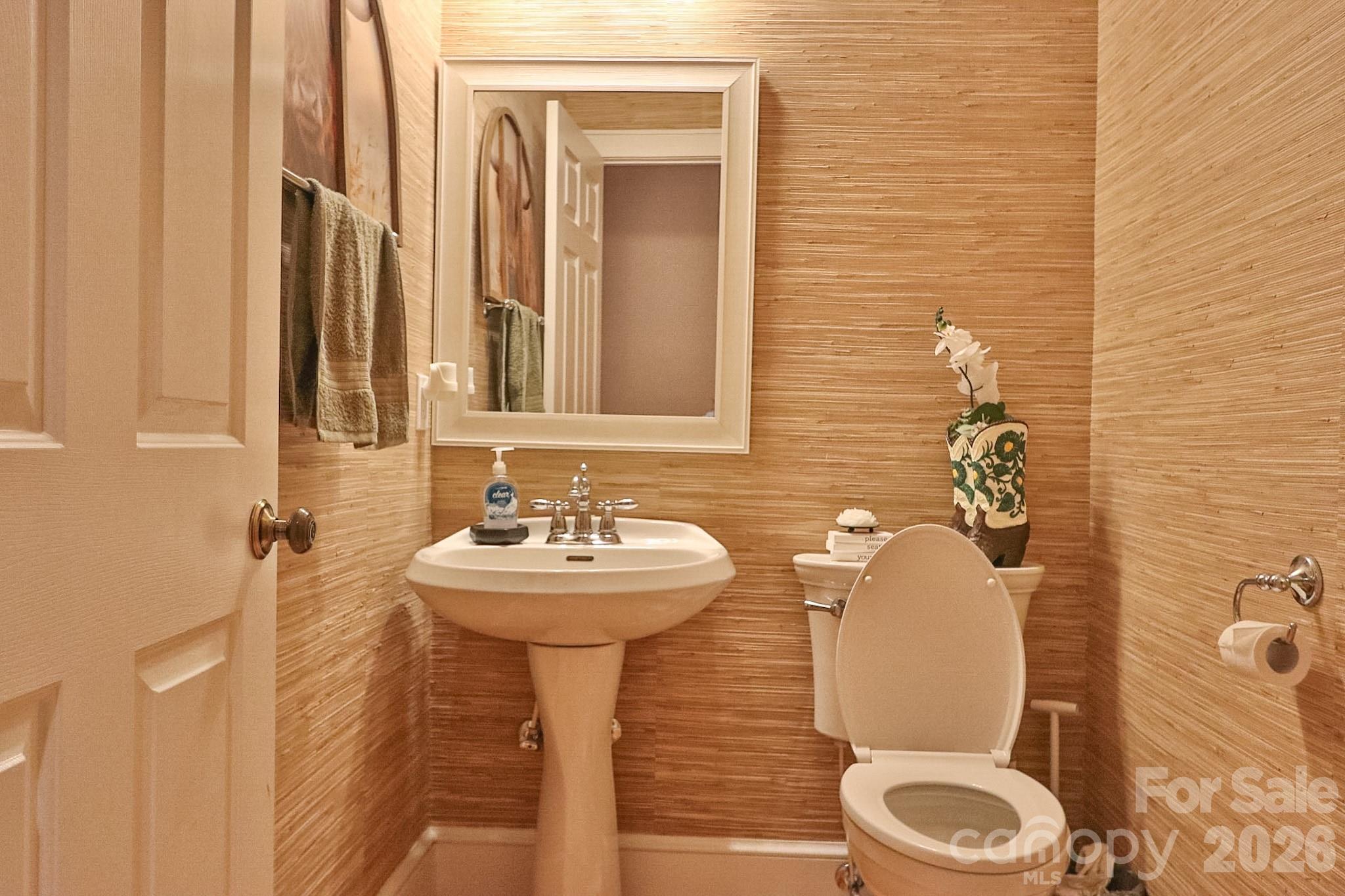 main property photo 31
