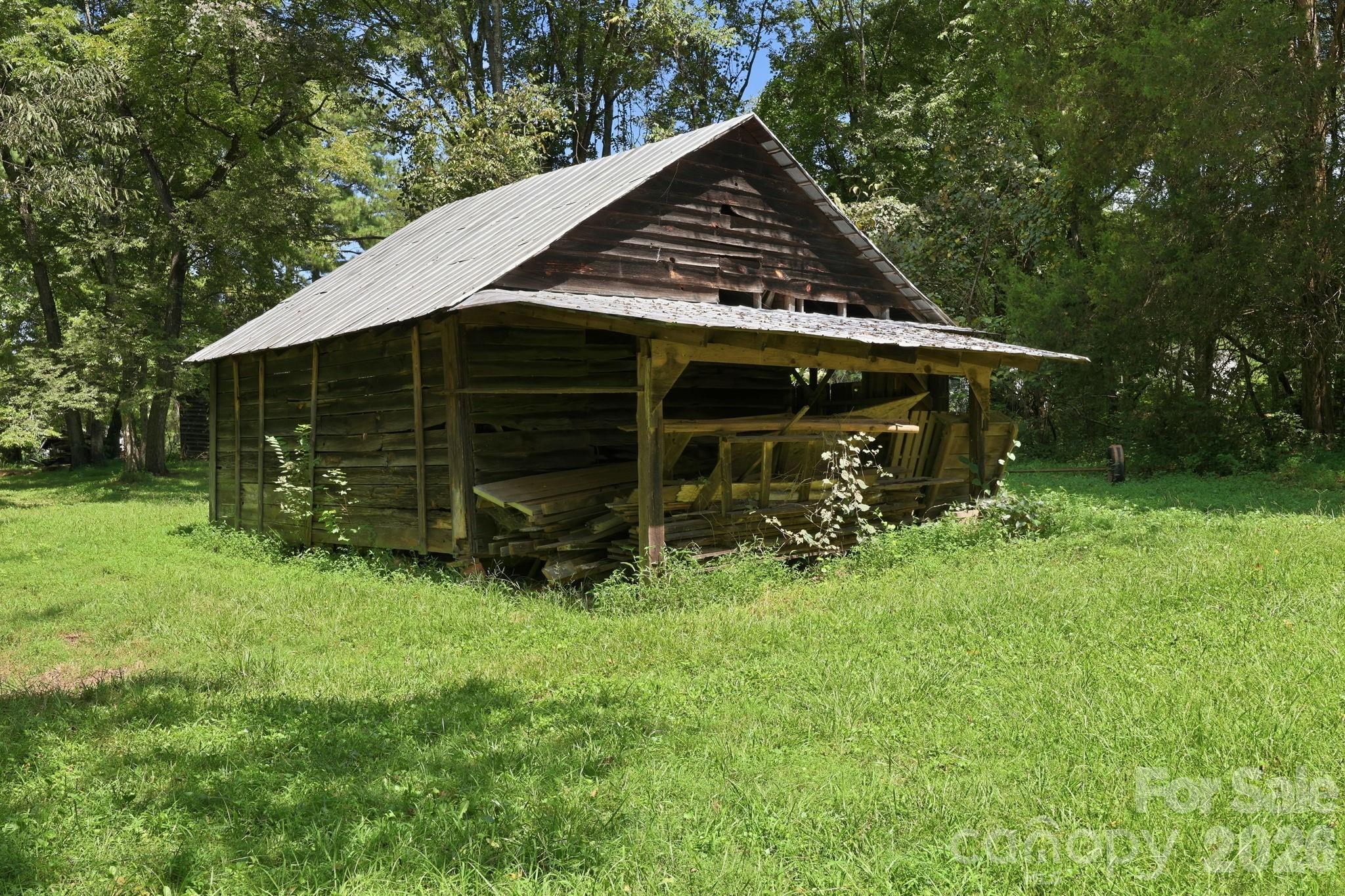 main property photo 45