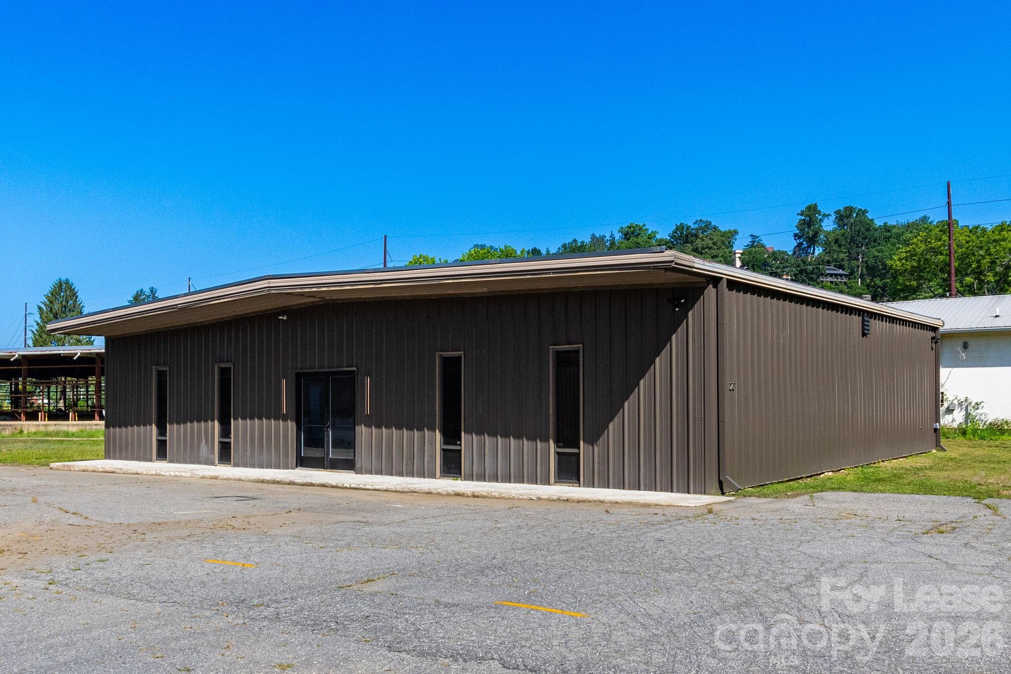 main property photo 7