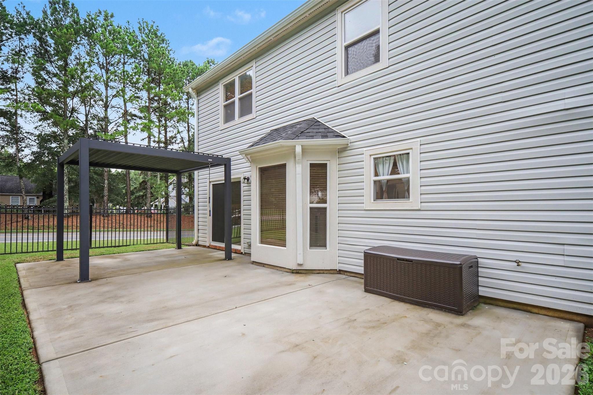 main property photo 37
