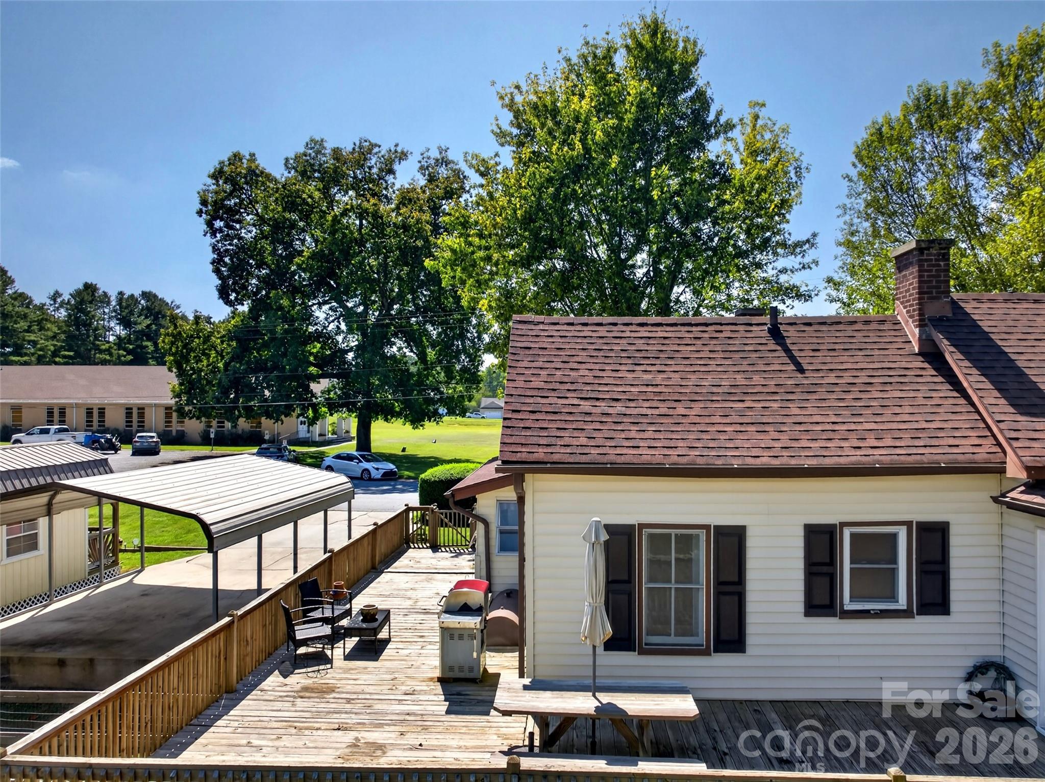 main property photo 30