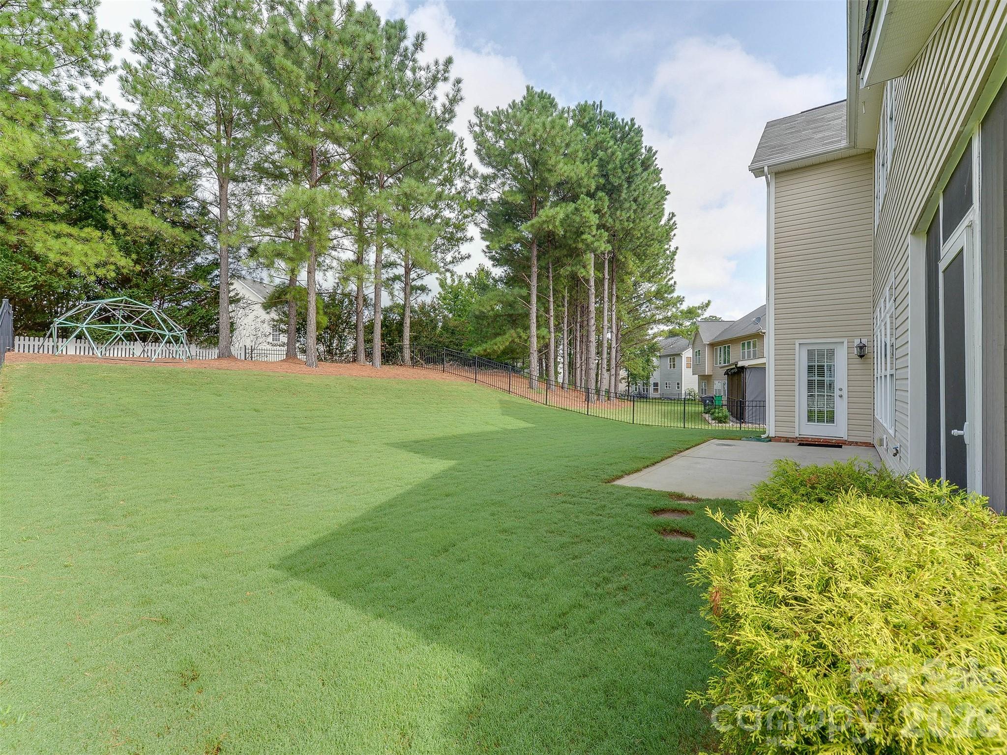 main property photo 41