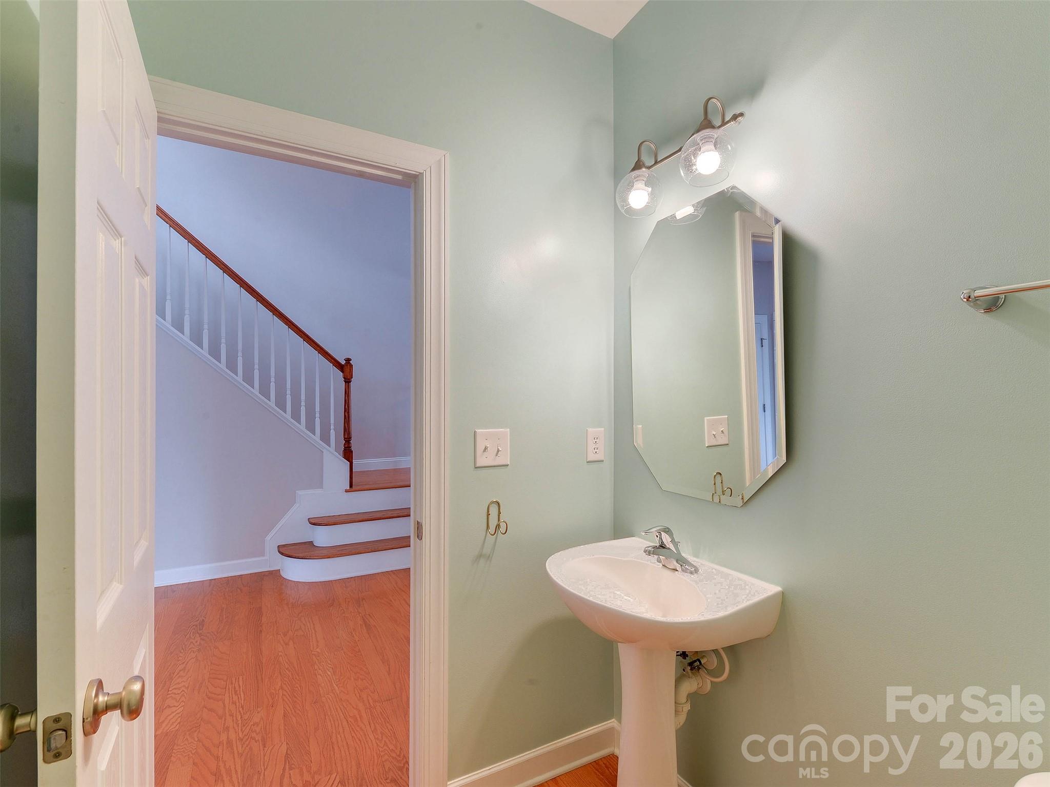 main property photo 8