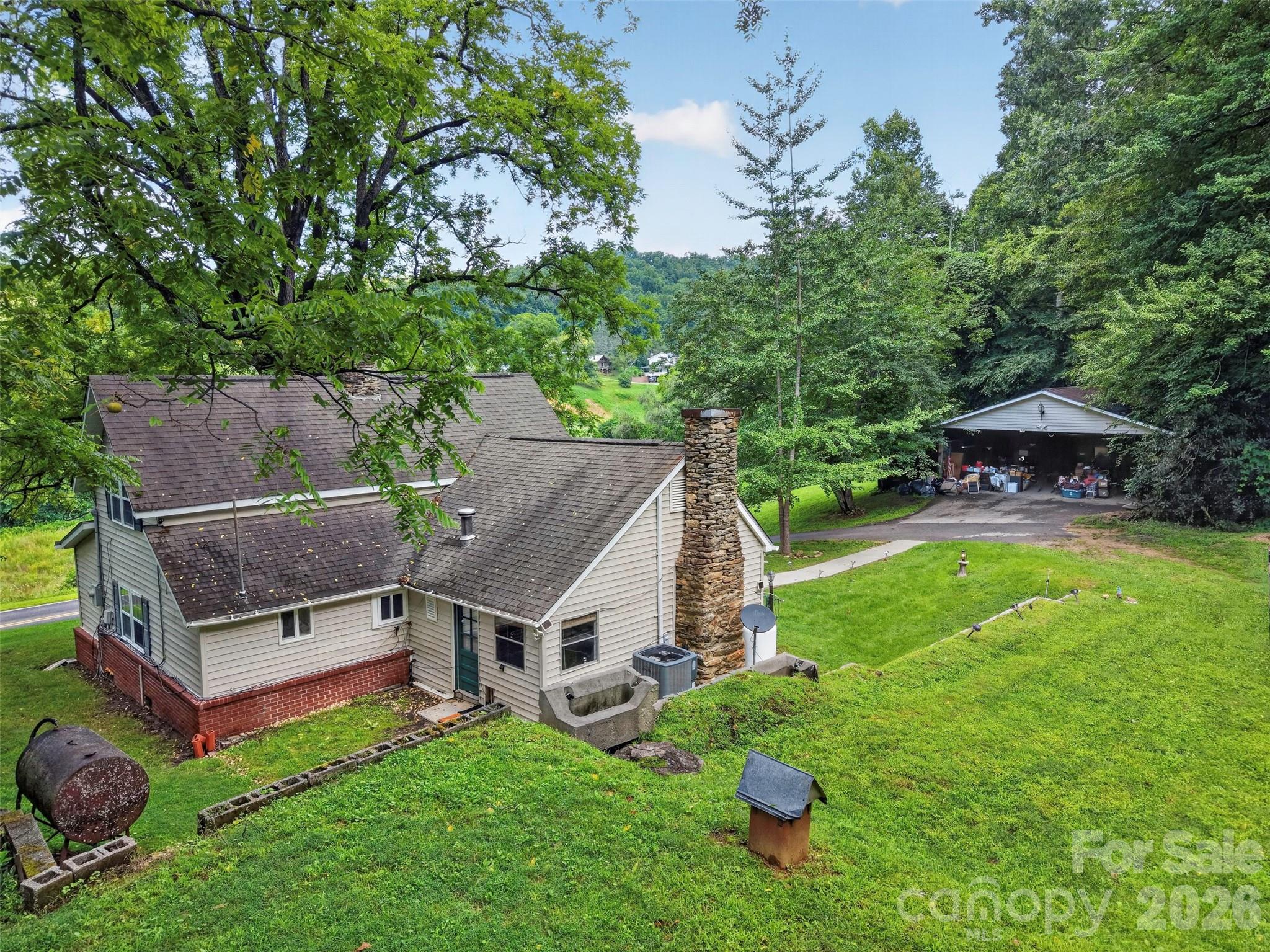 main property photo 28