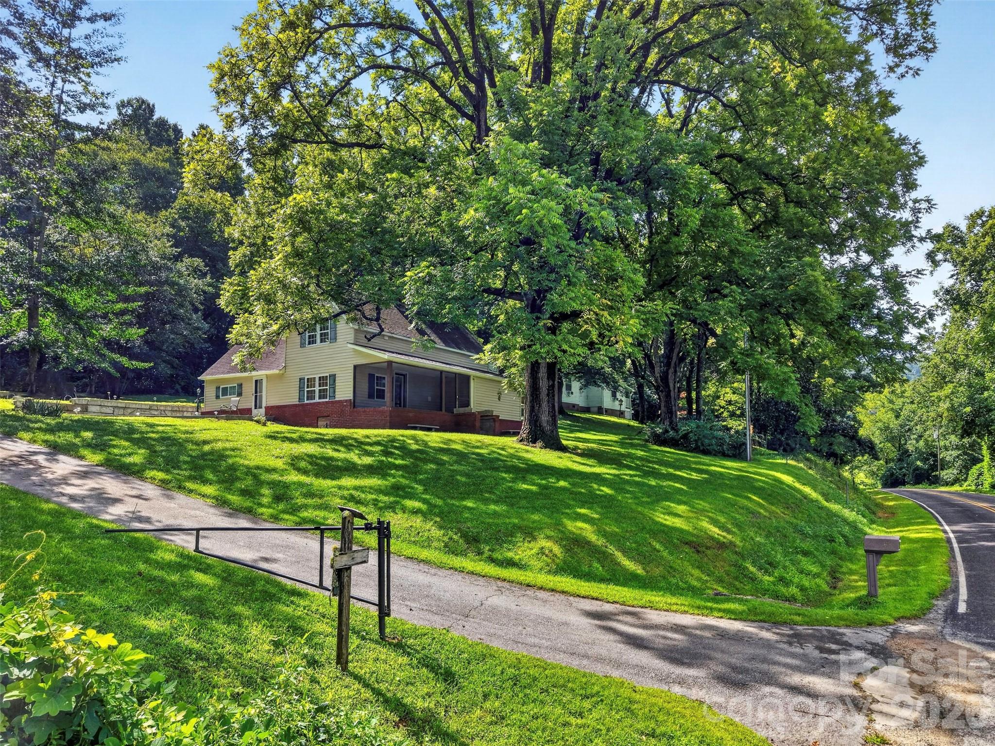 main property photo 3