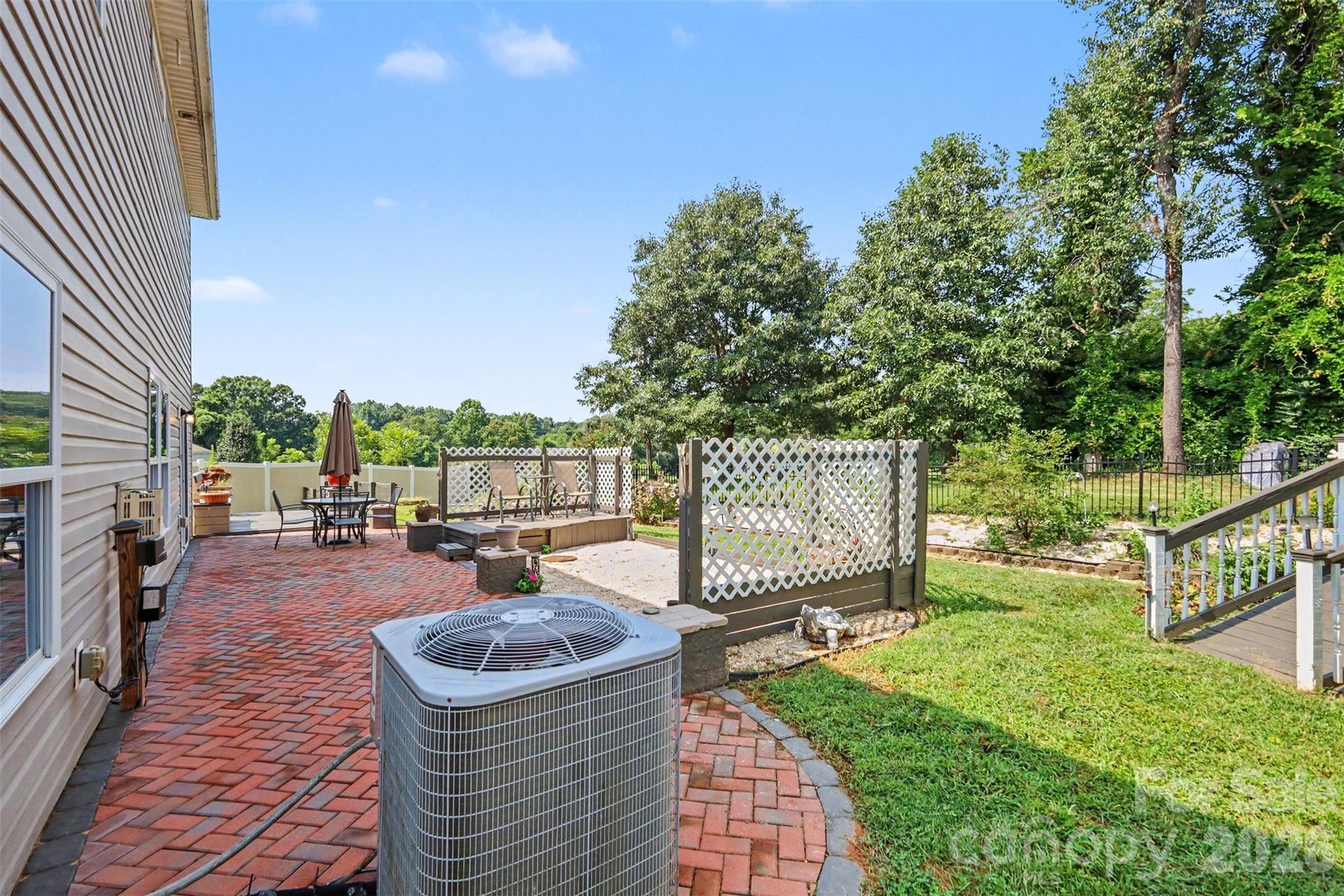 main property photo 36