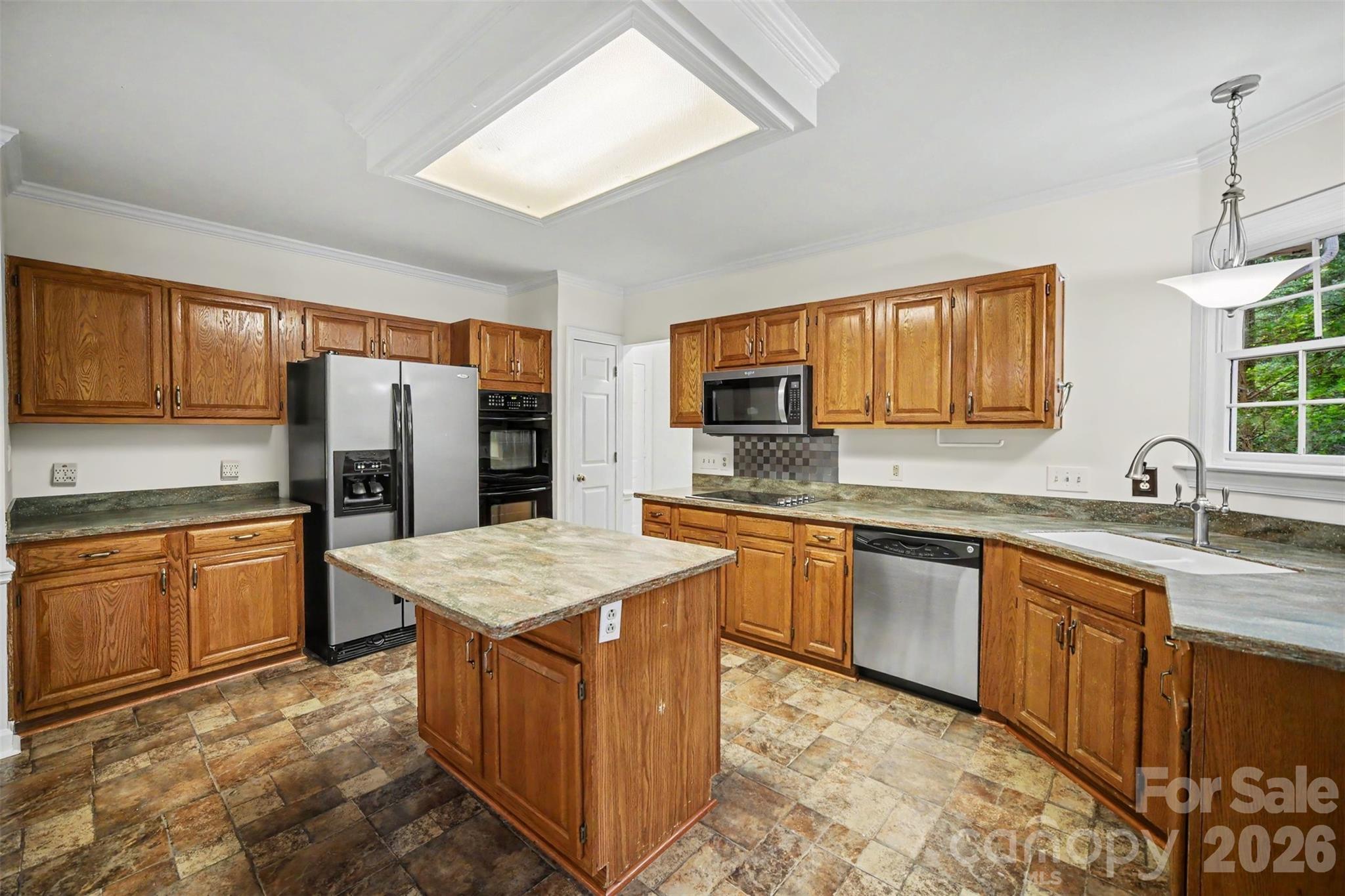 main property photo 20
