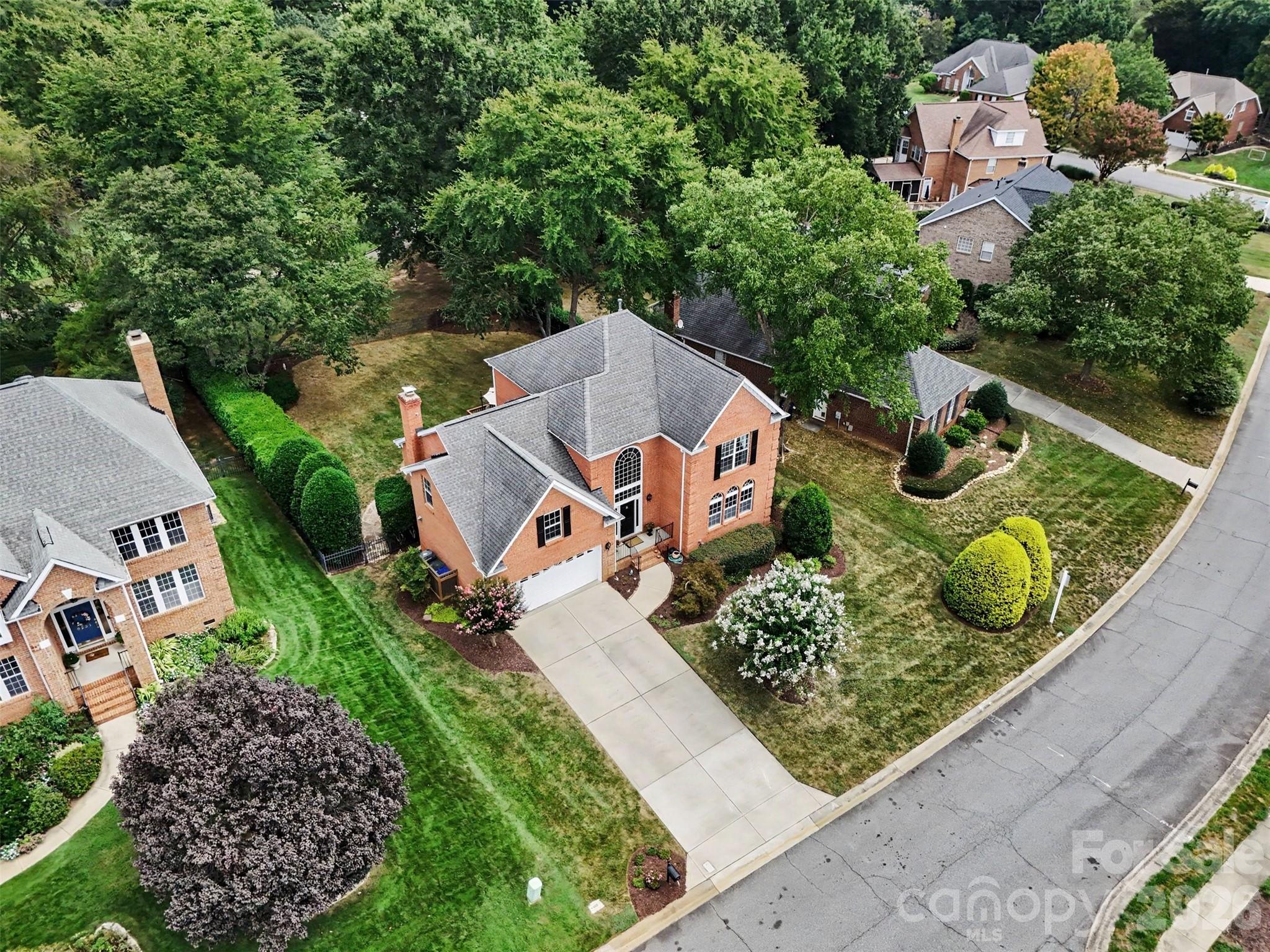 main property photo 40
