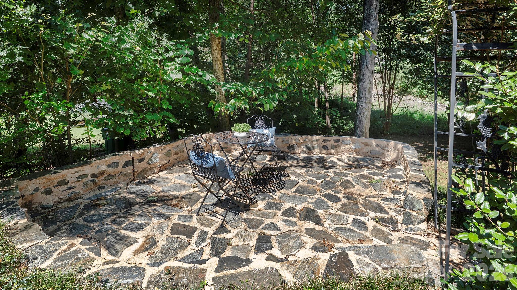 main property photo 24
