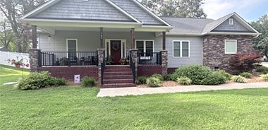 image of property with 3 Bed | 2 Bath | 1,526 Sqft
