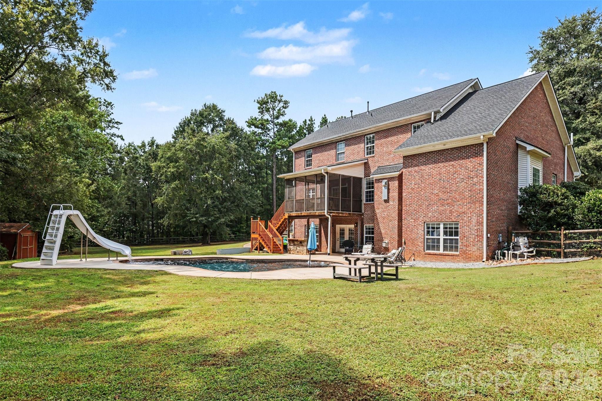 main property photo 39