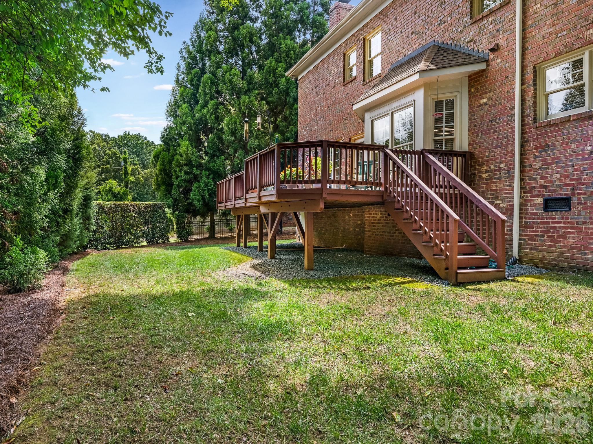 main property photo 30