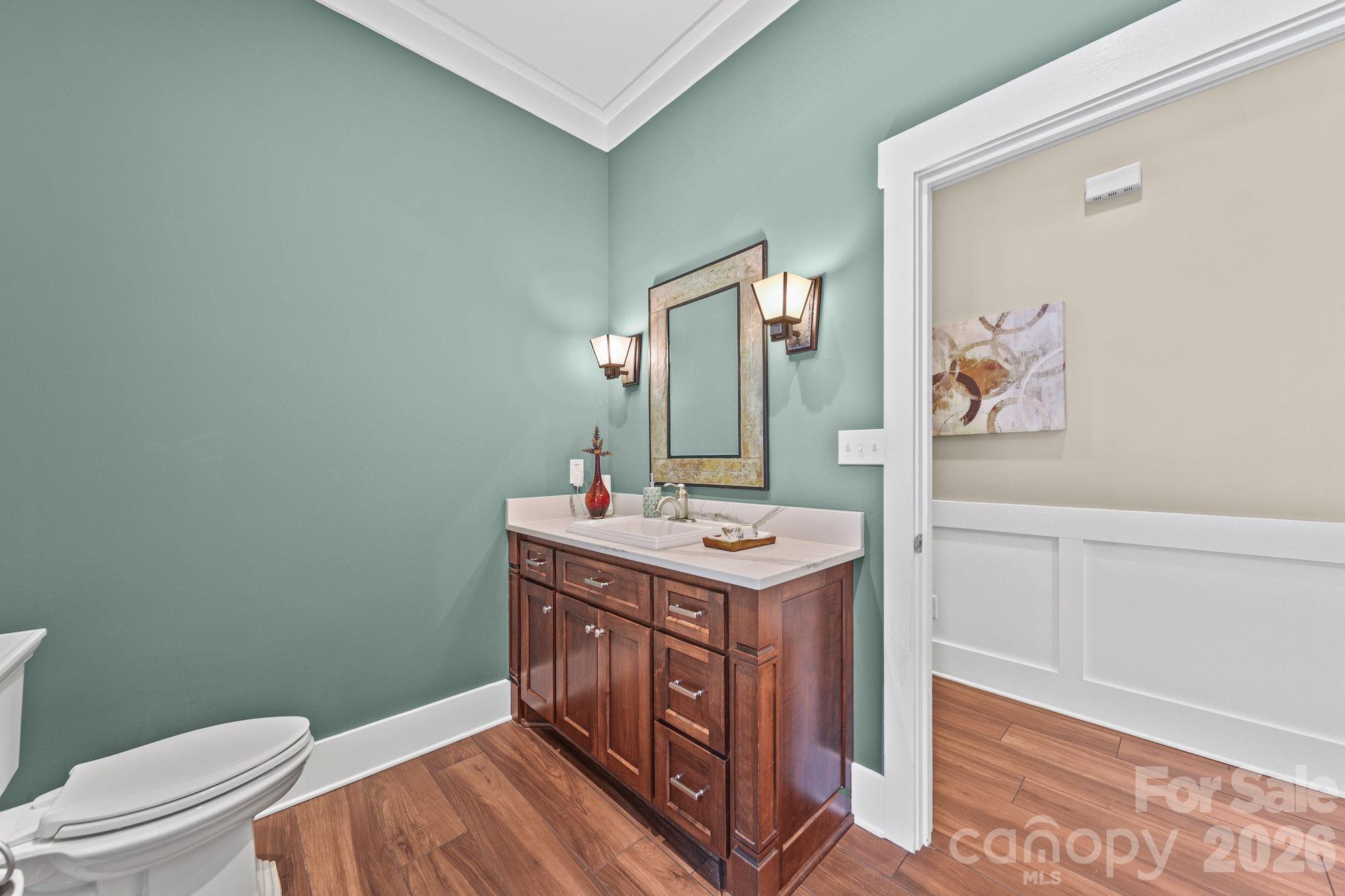 main property photo 28