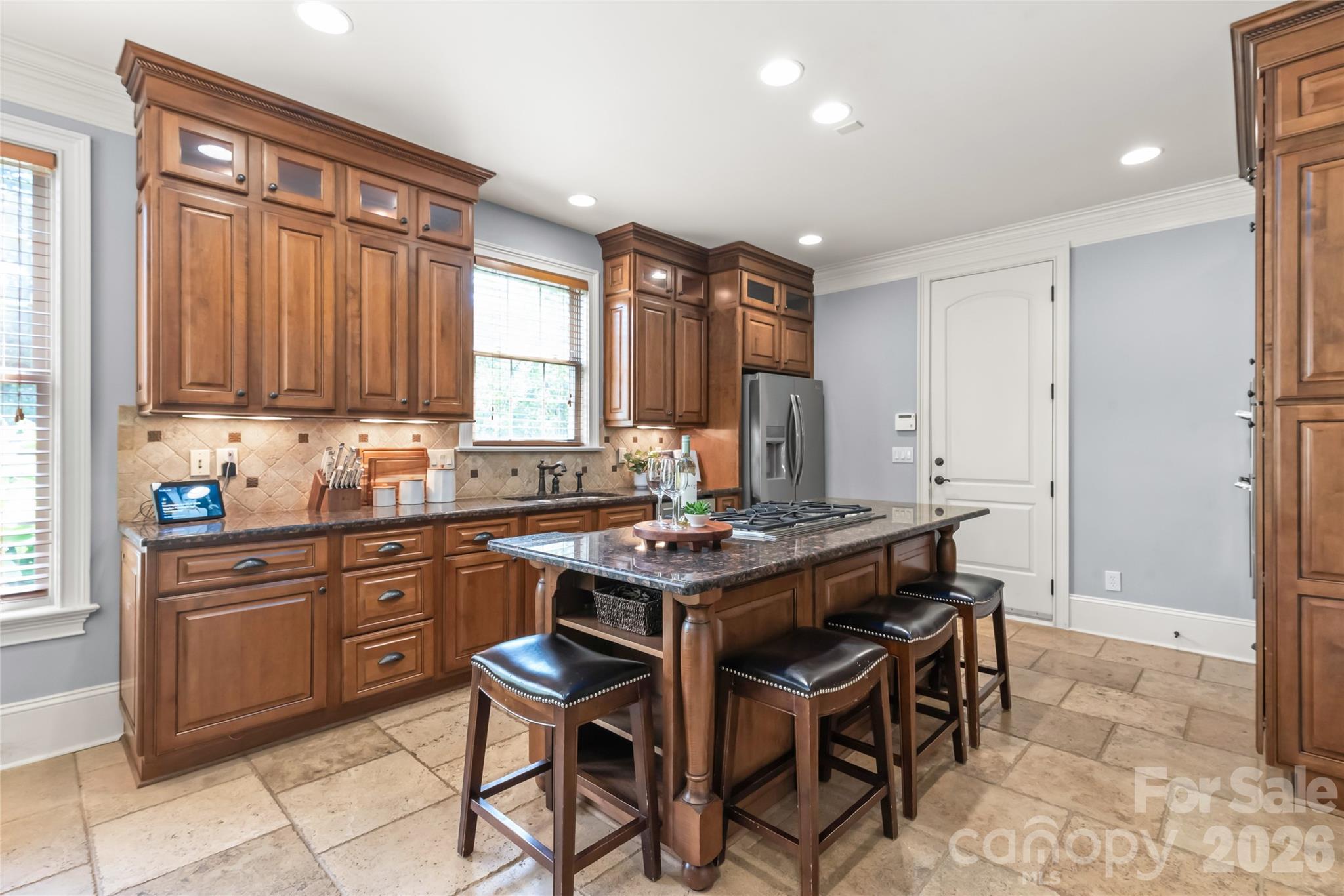 main property photo 13
