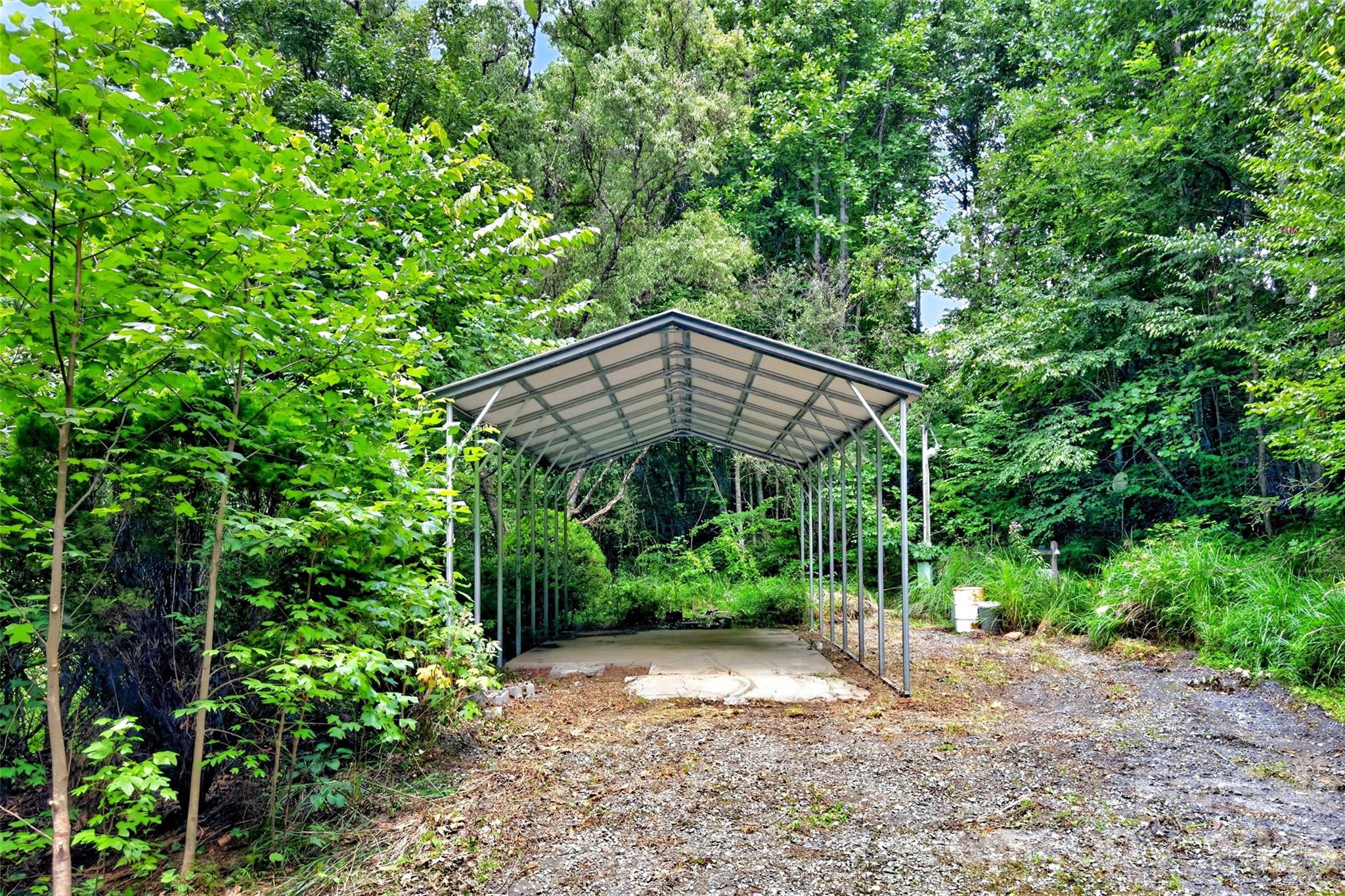 main property photo 10