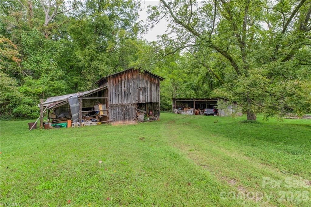 main property photo 16