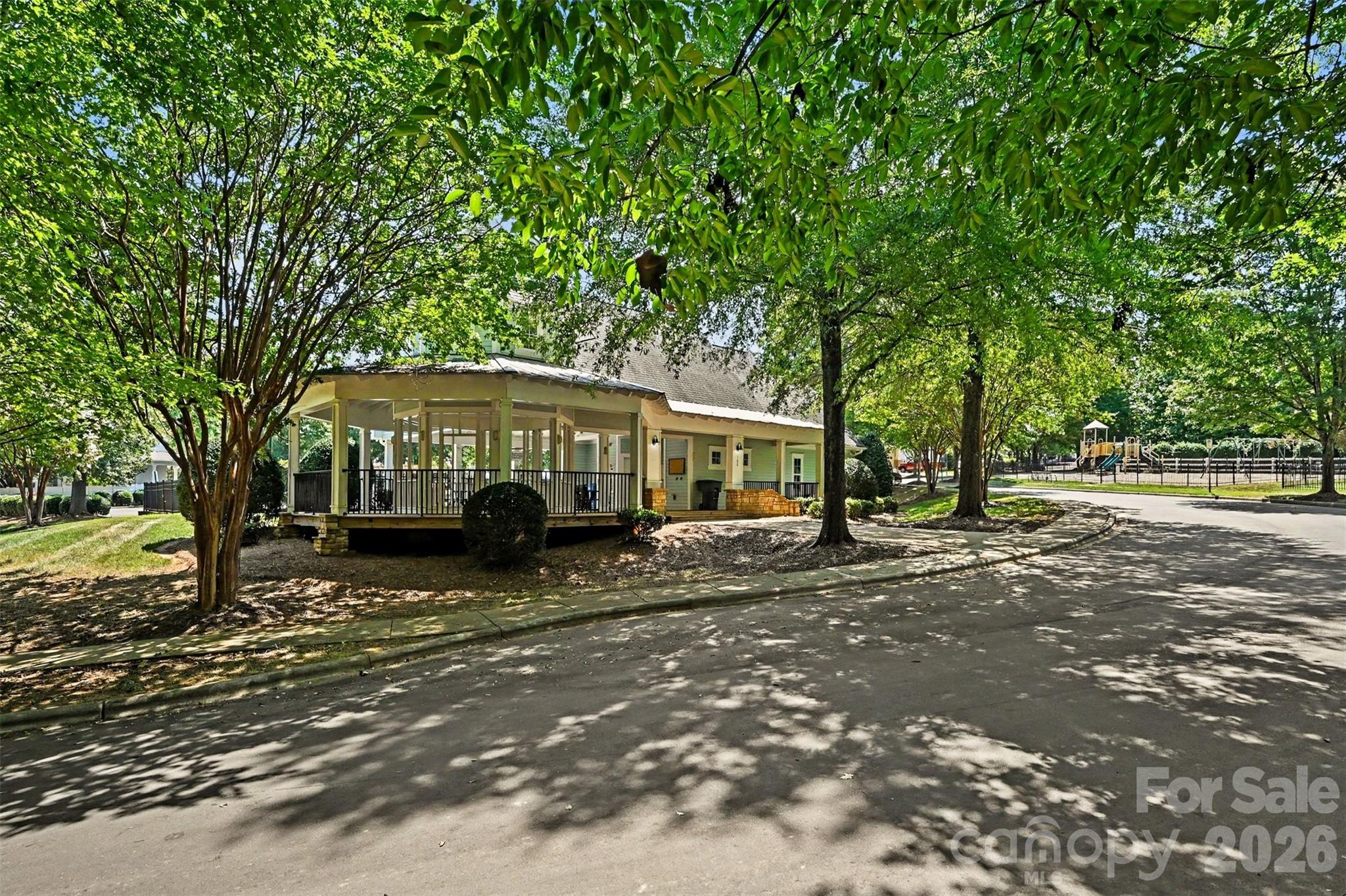 main property photo 30