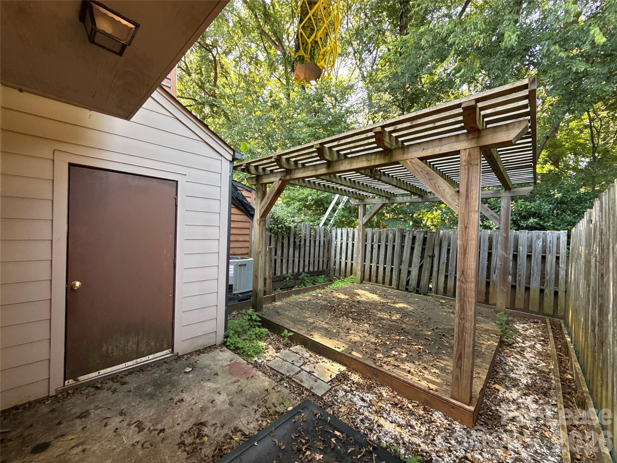 main property photo 11