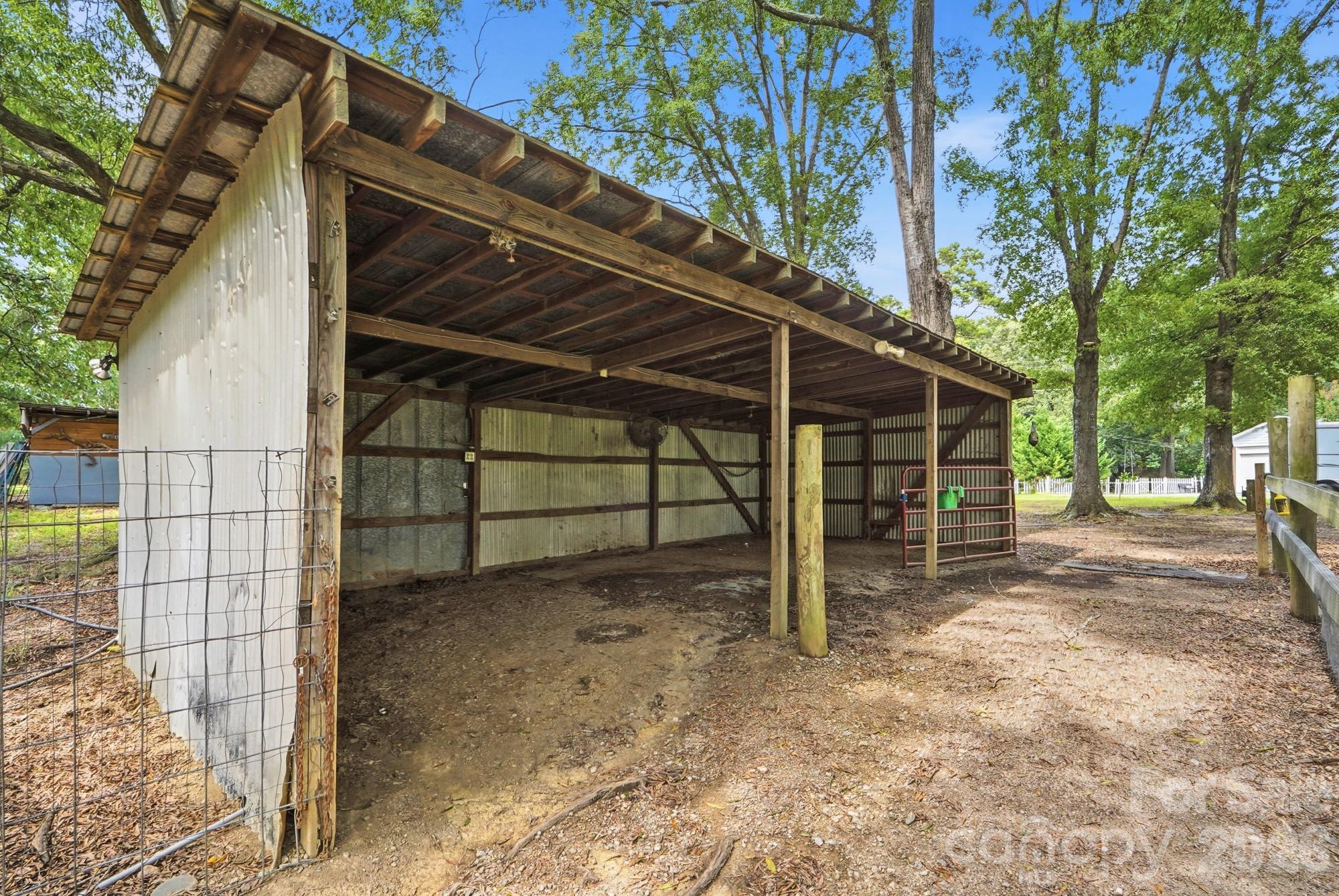 main property photo 34