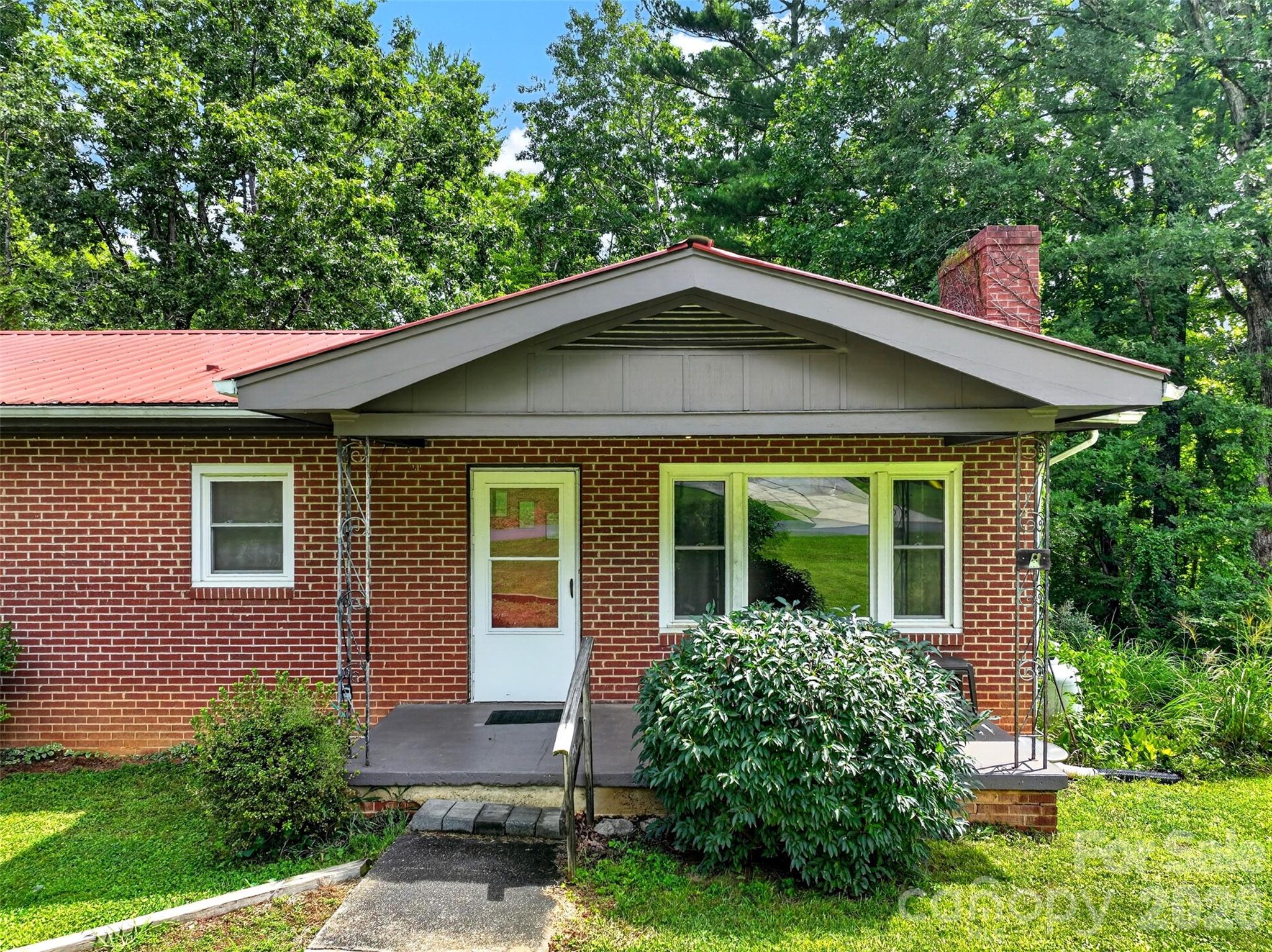 main property photo 3