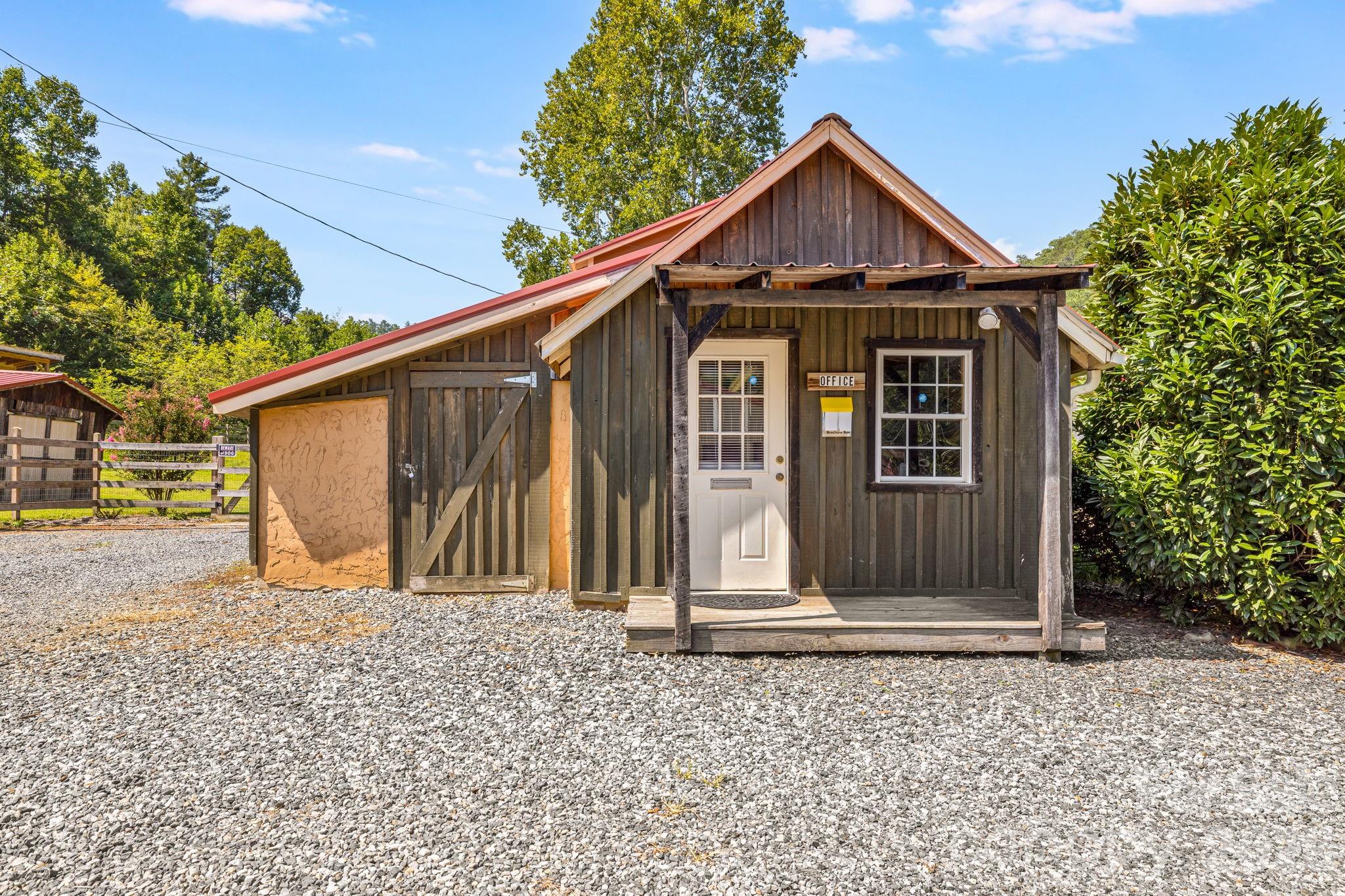 main property photo 25