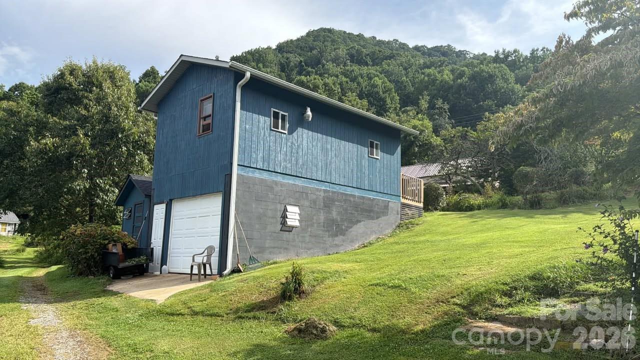 main property photo 13