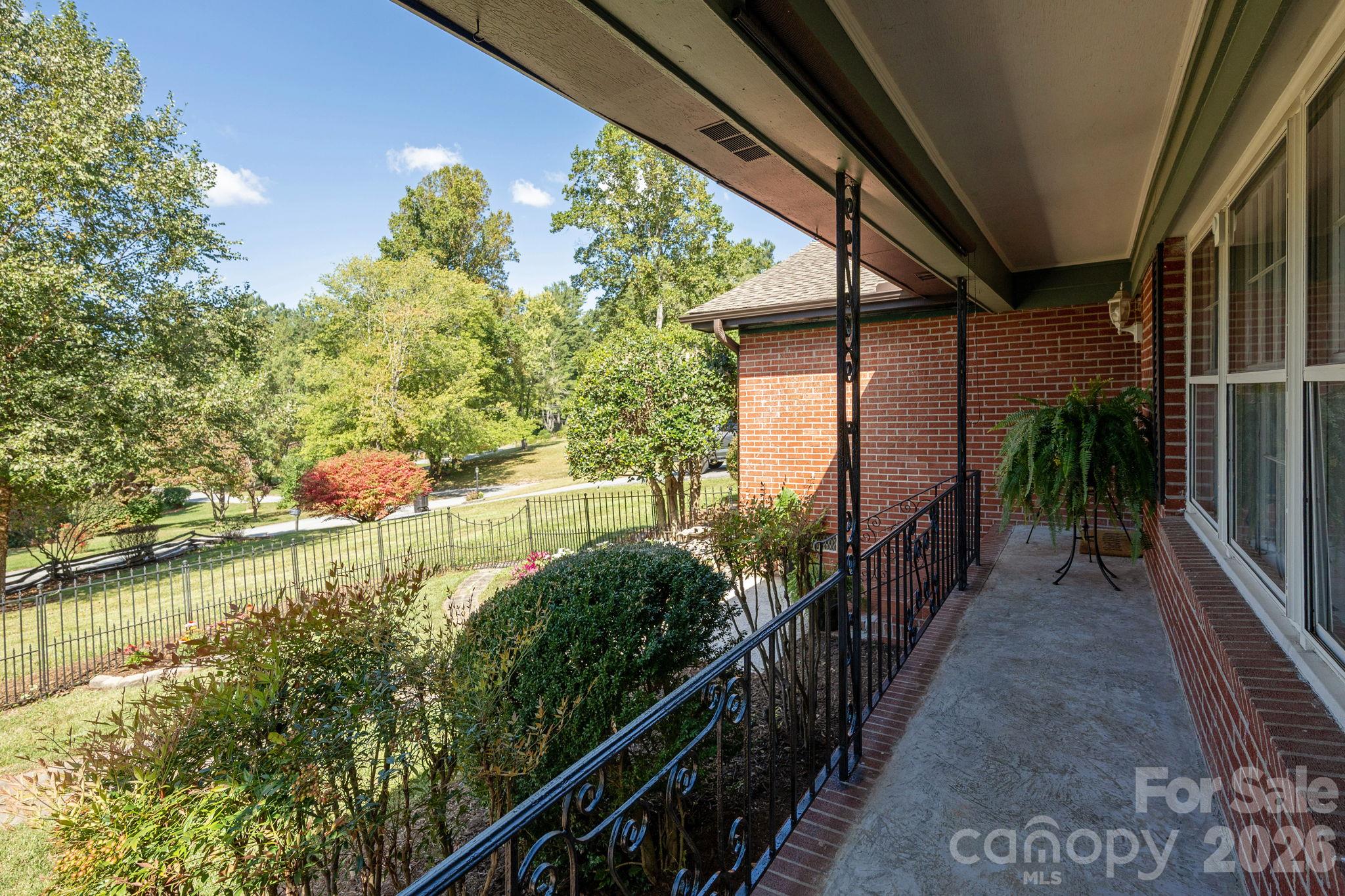 main property photo 9