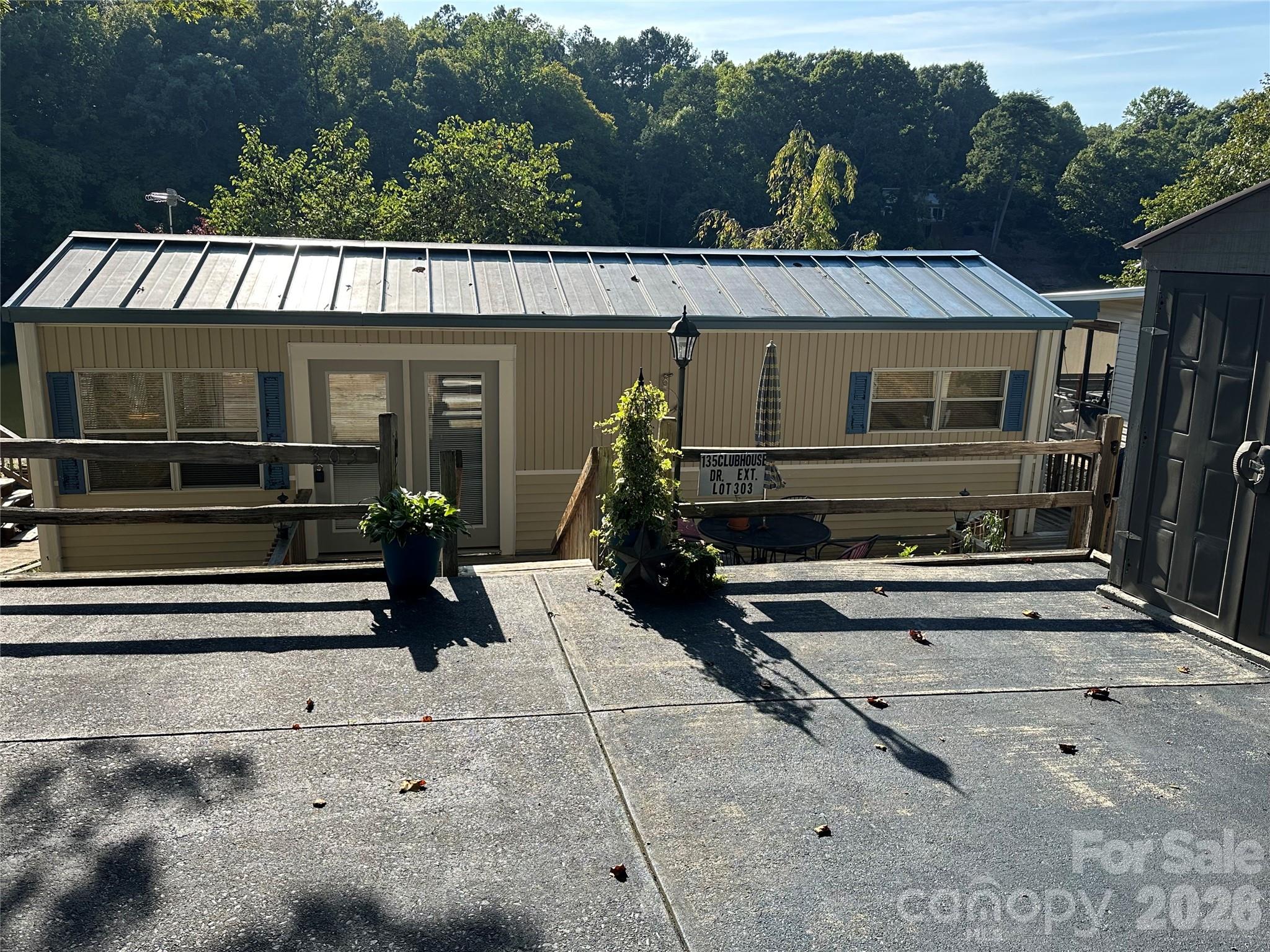 property viewer photo 2