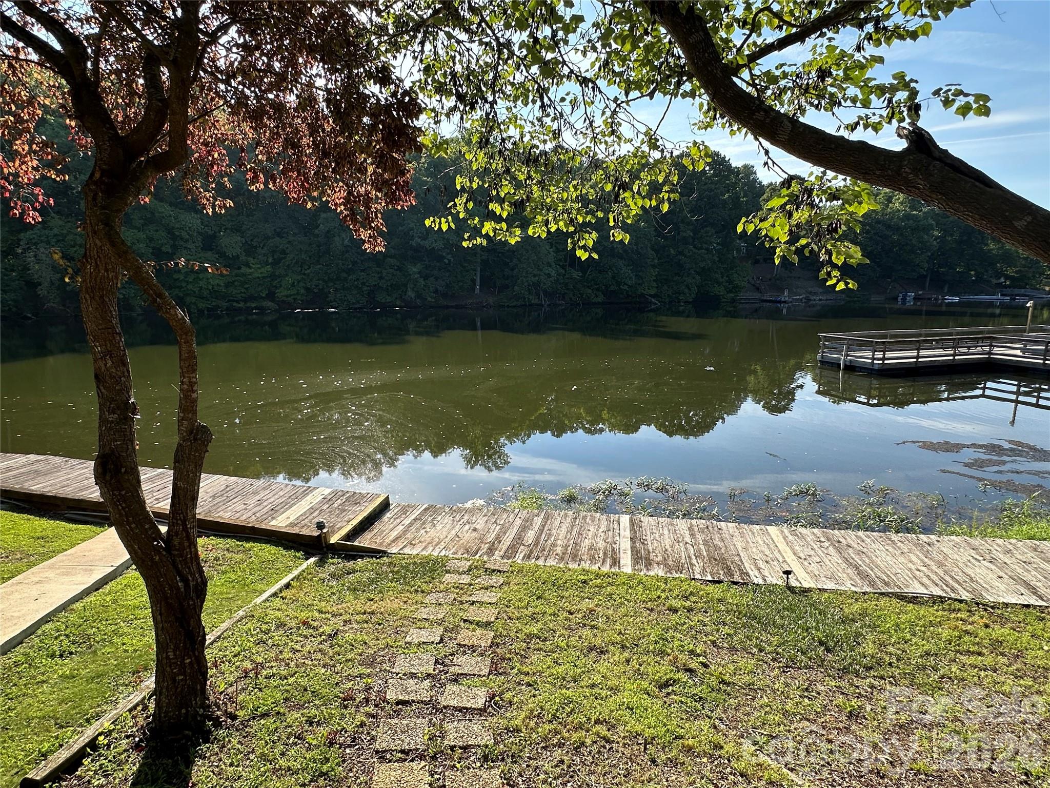 property viewer photo 3