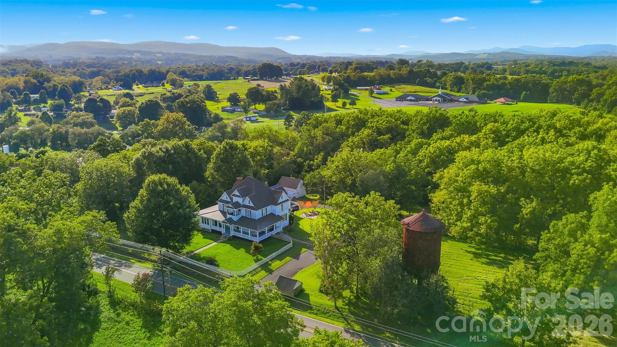 main property photo 6
