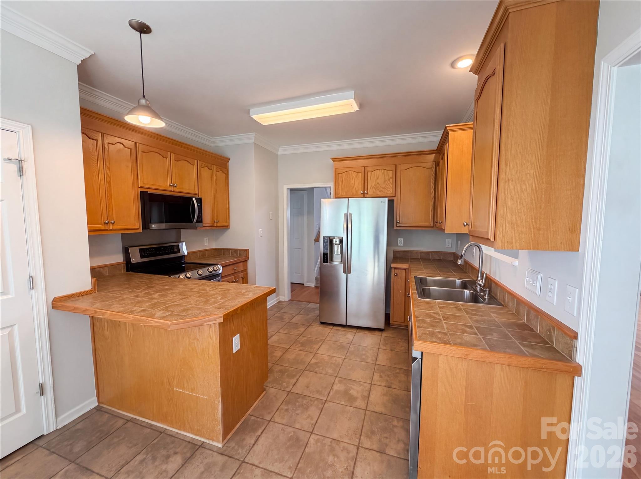 main property photo 5