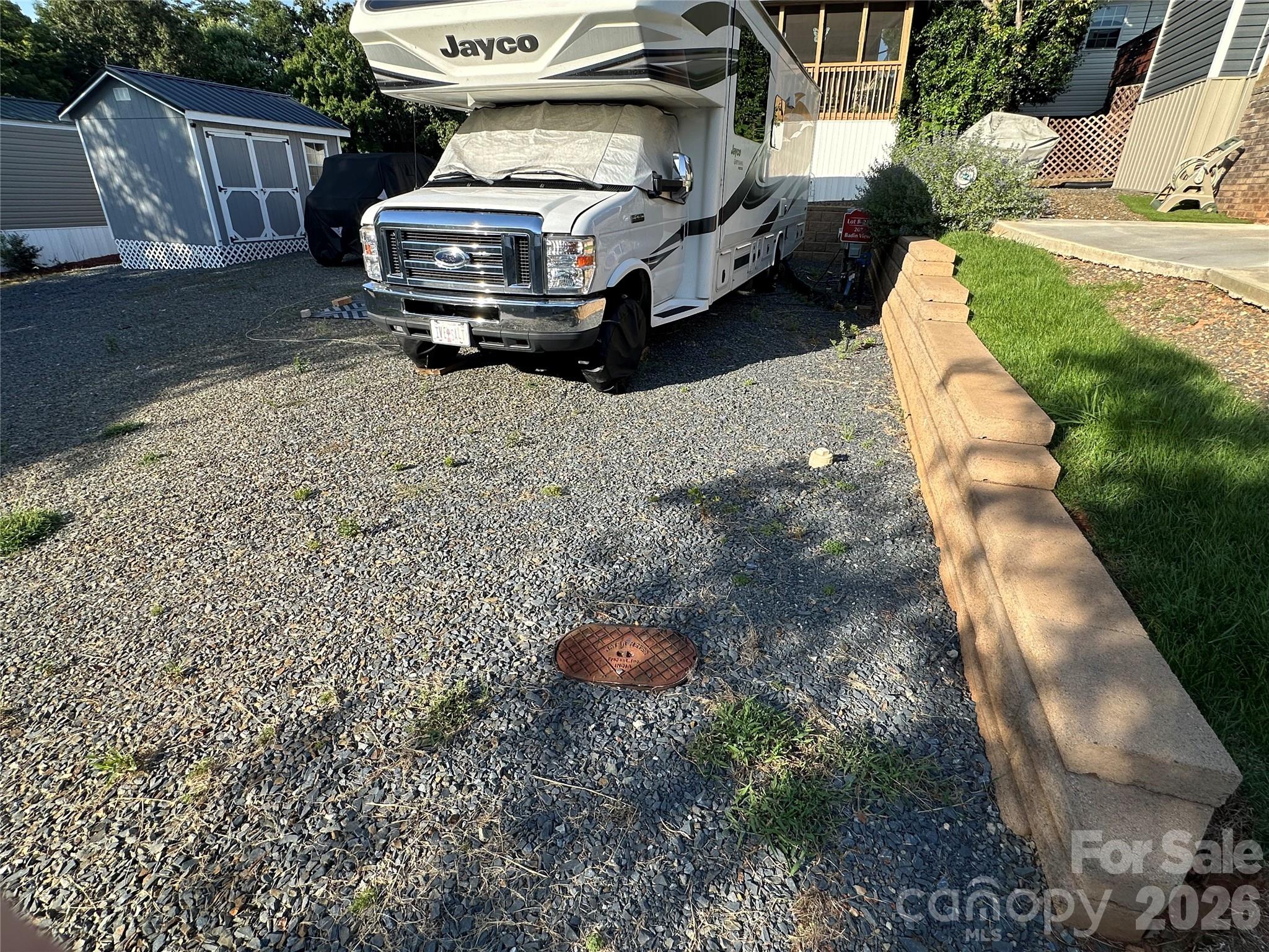main property photo 11