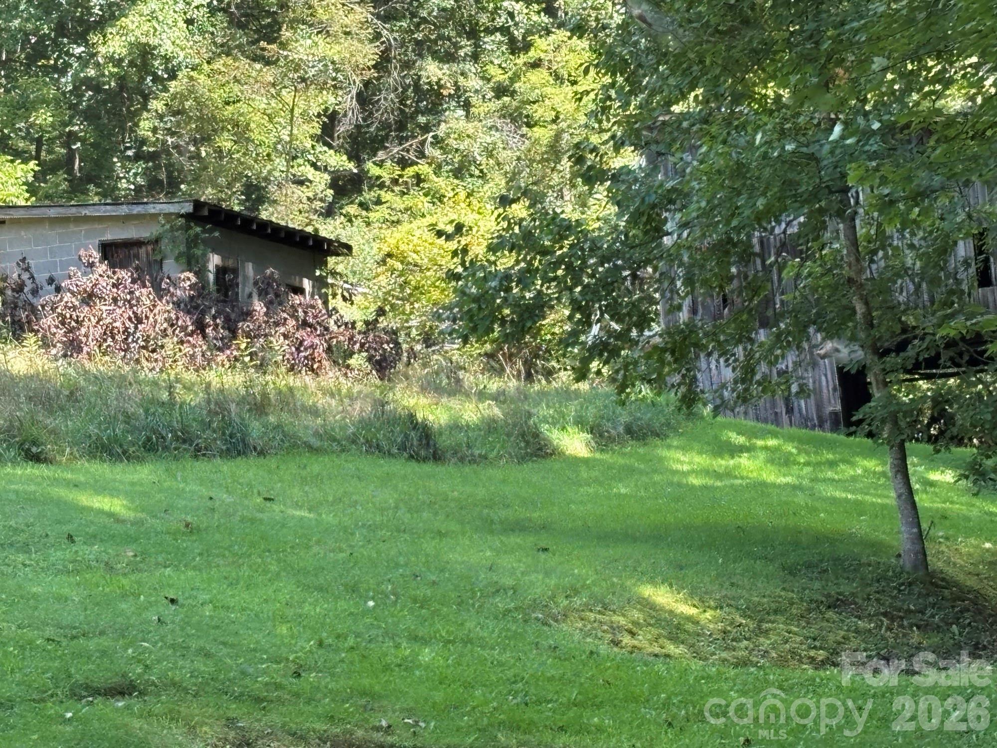 main property photo 28