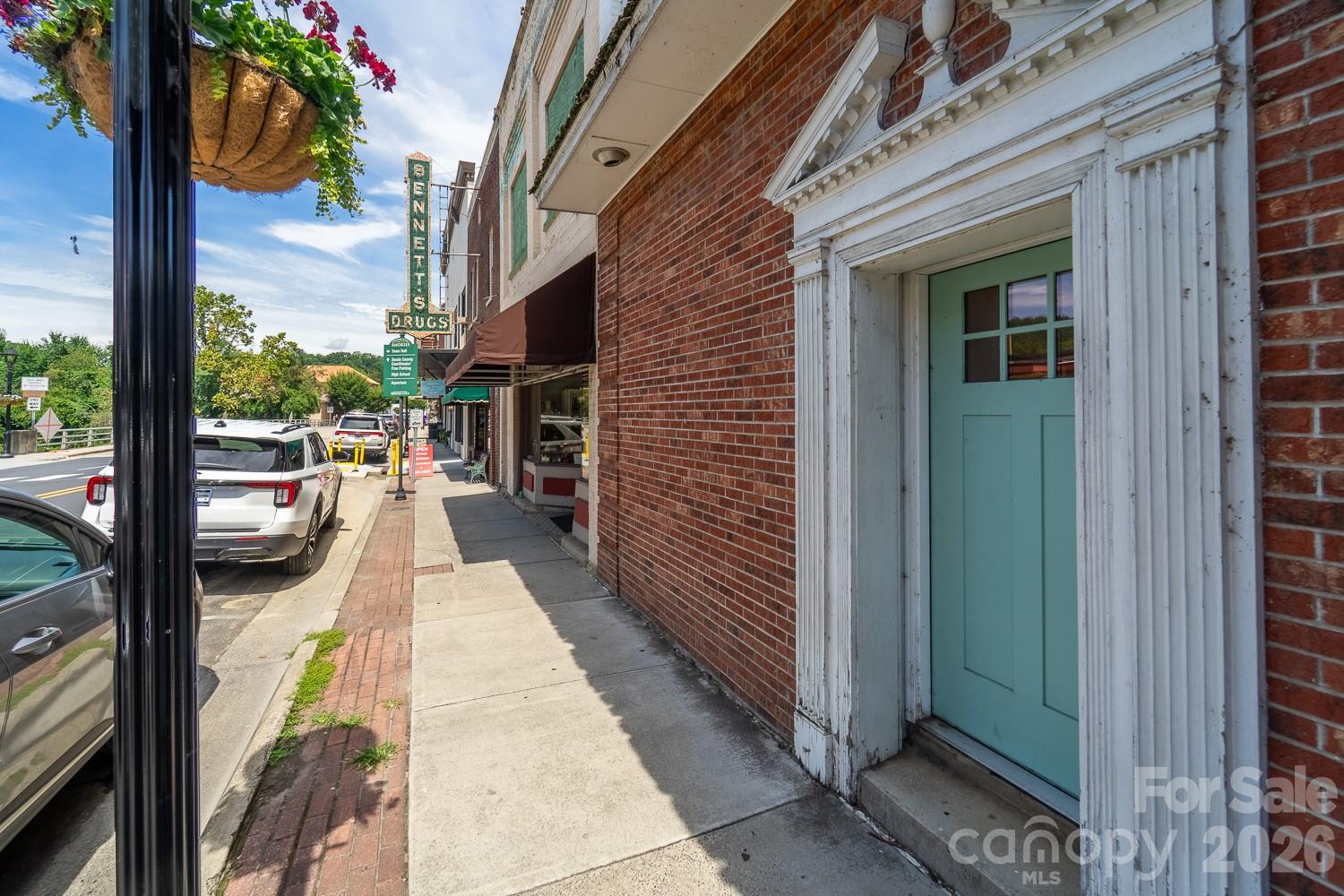 main property photo 6