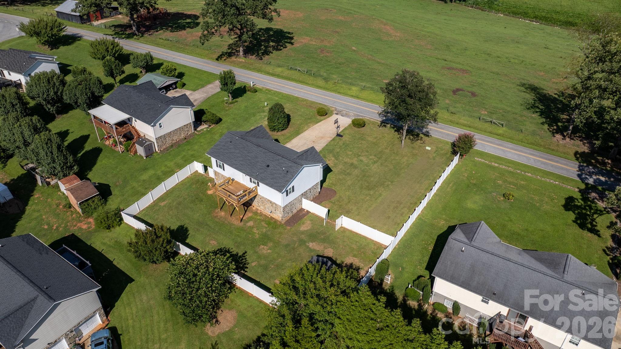 main property photo 30