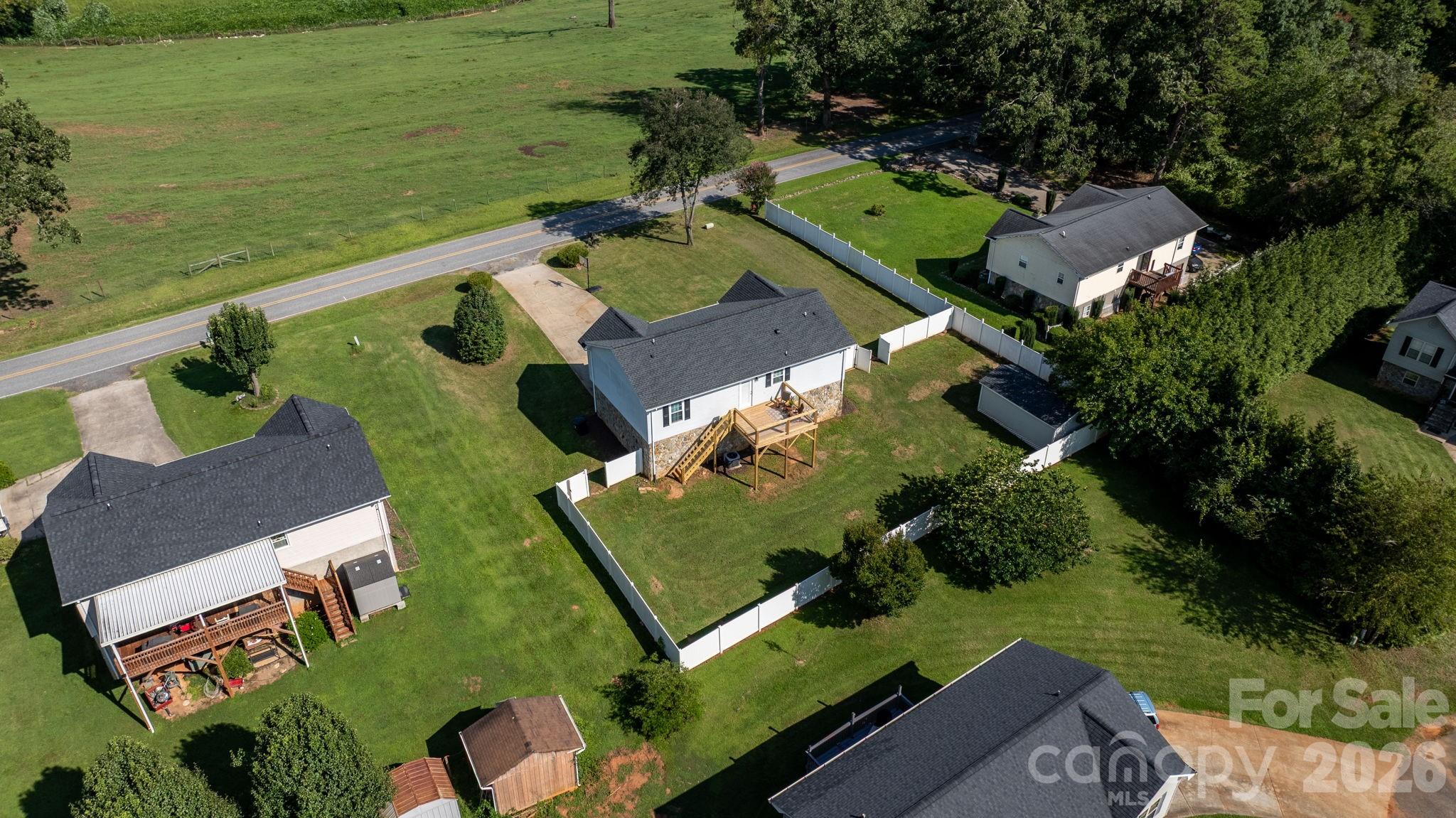 main property photo 31