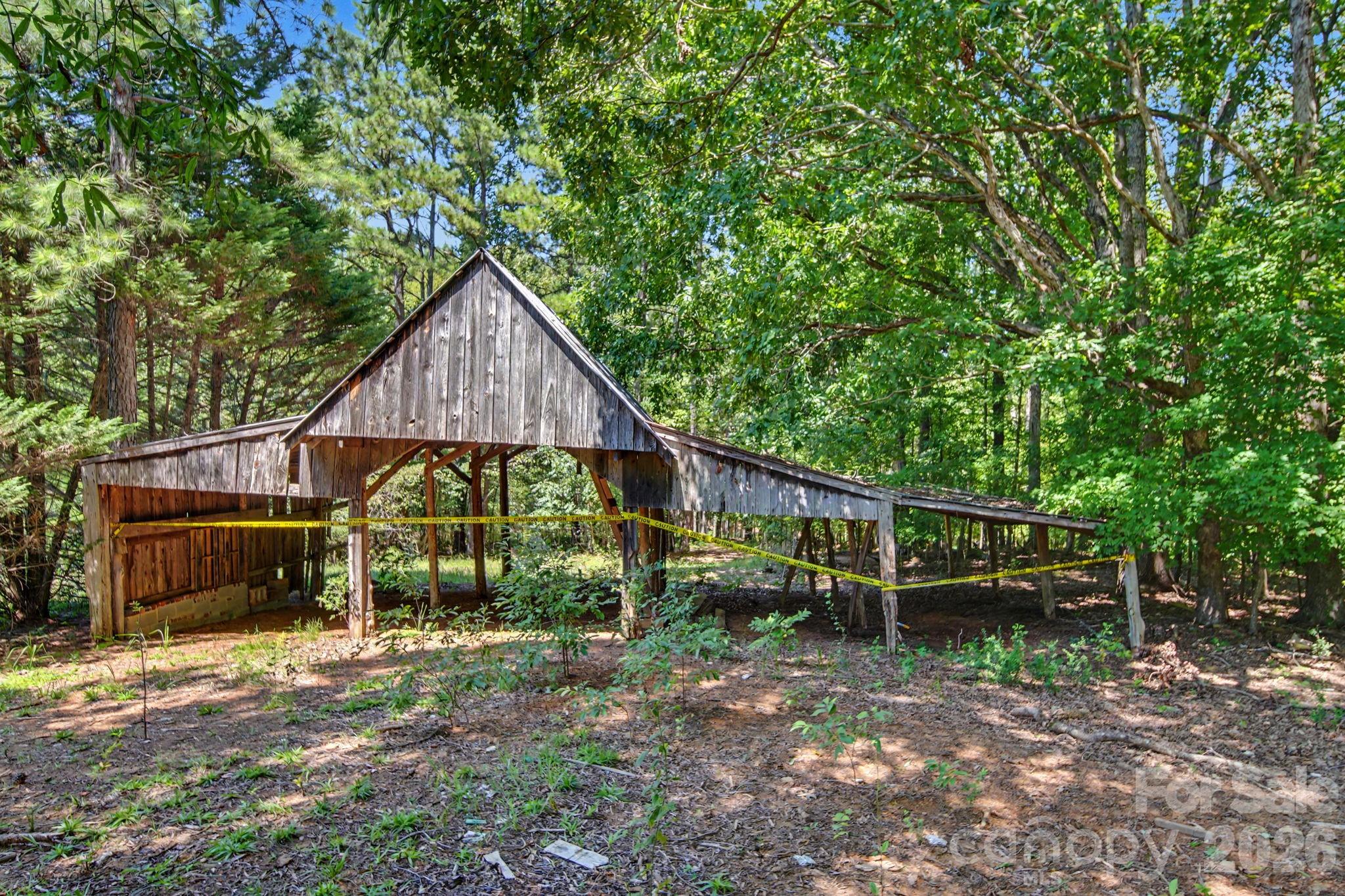 main property photo 11