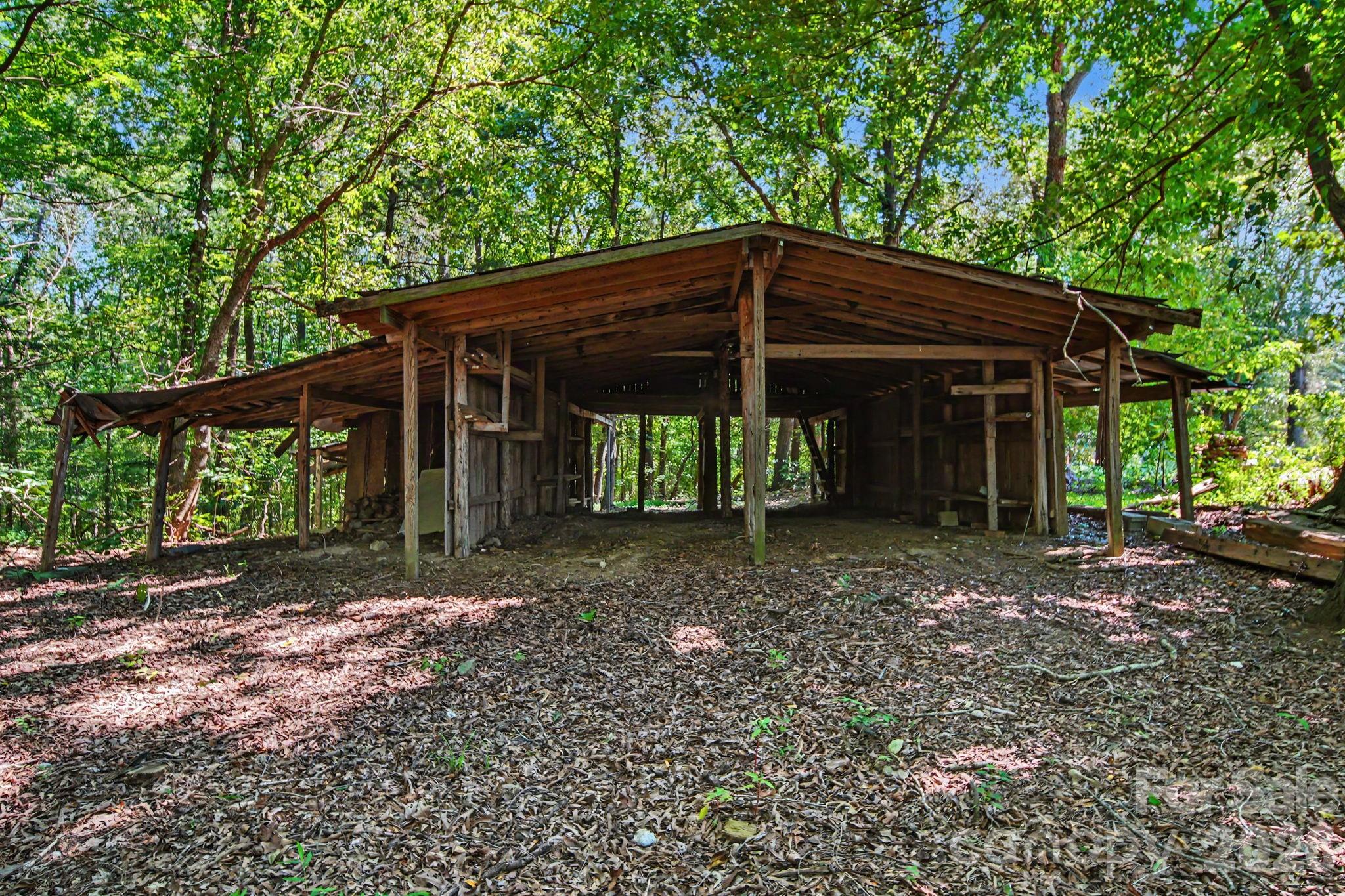 main property photo 13