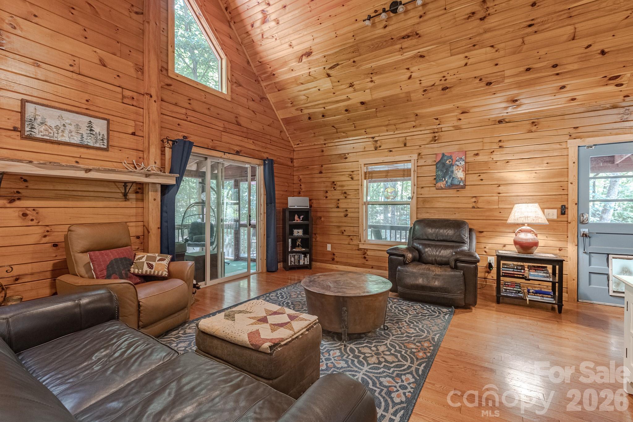 main property photo 5