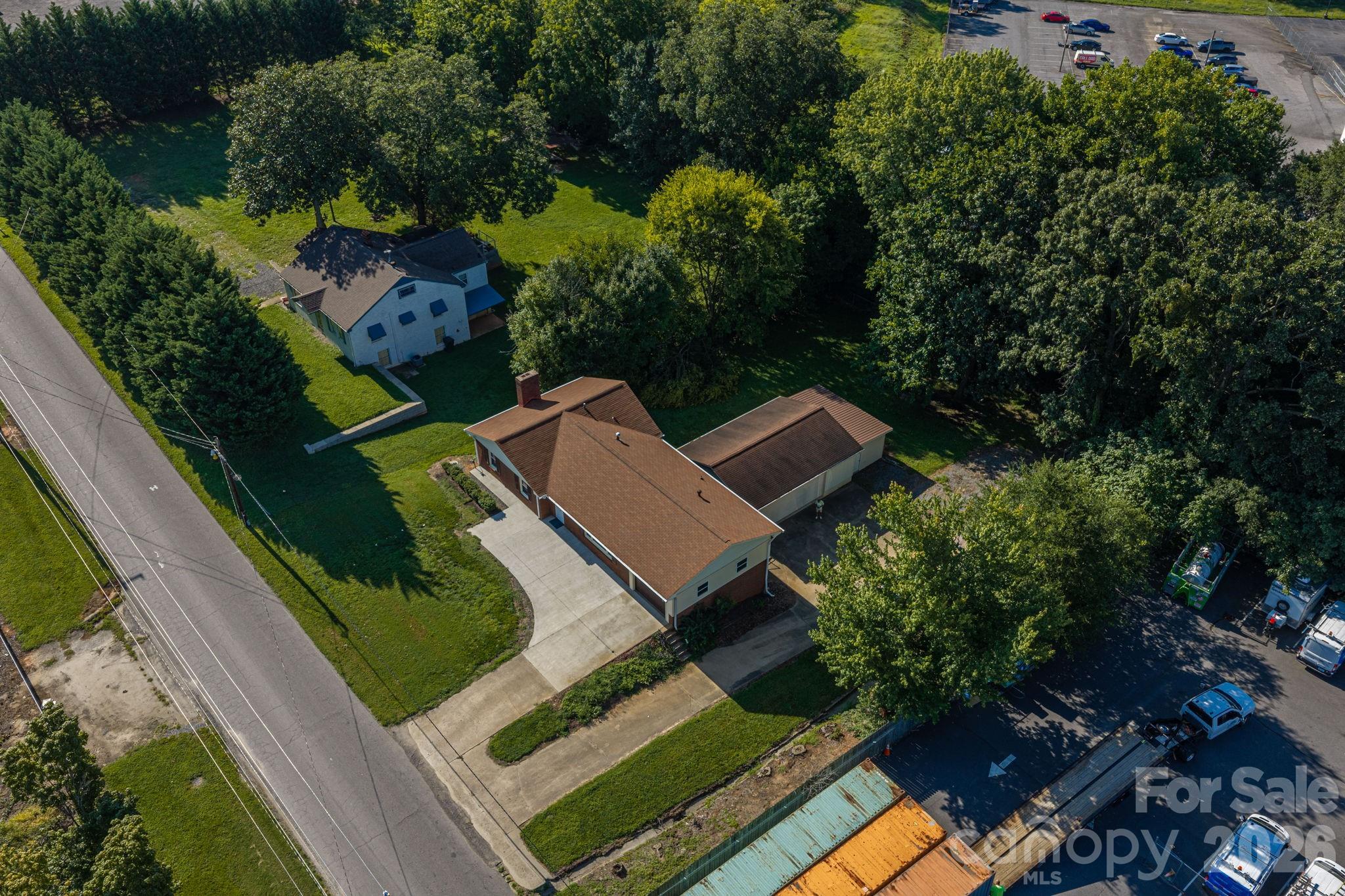 main property photo 11
