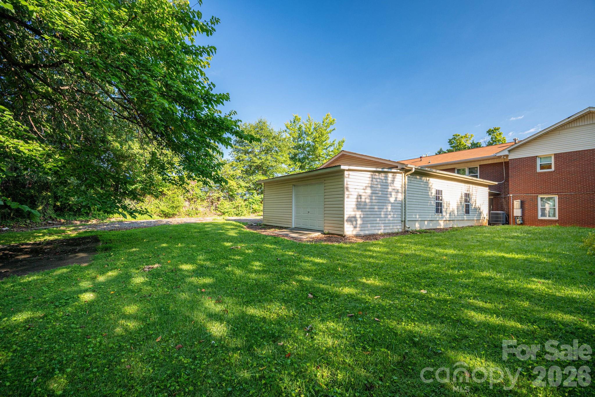 main property photo 19