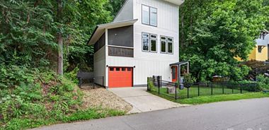 image of property with 3 Bed | 4 Bath | 1,796 Sqft