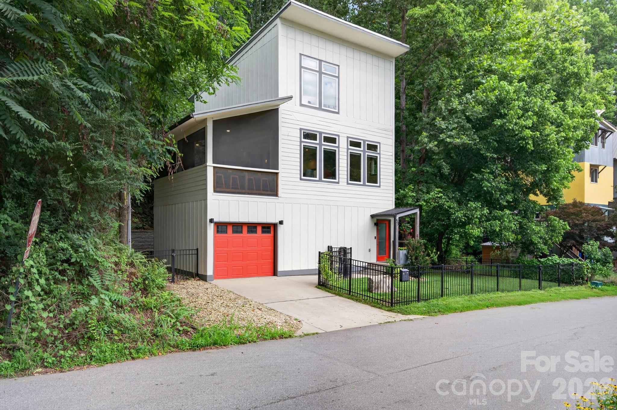 main property photo 22